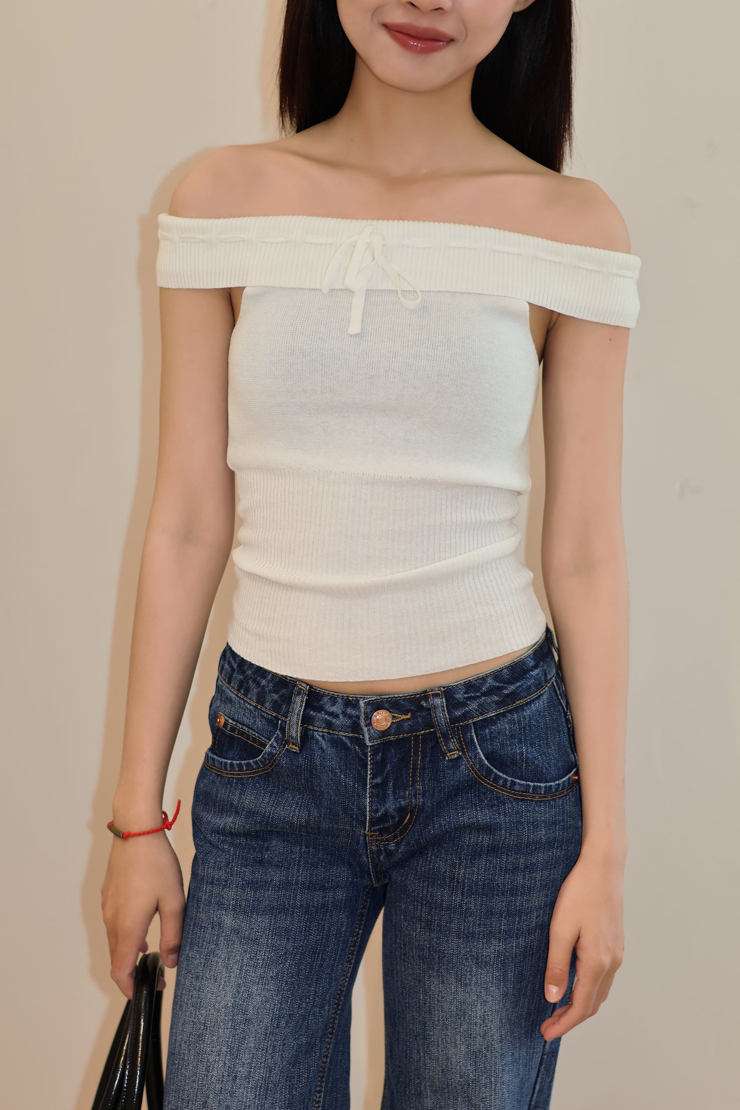 THIN WHITE KNITTED OFF SHOULDER