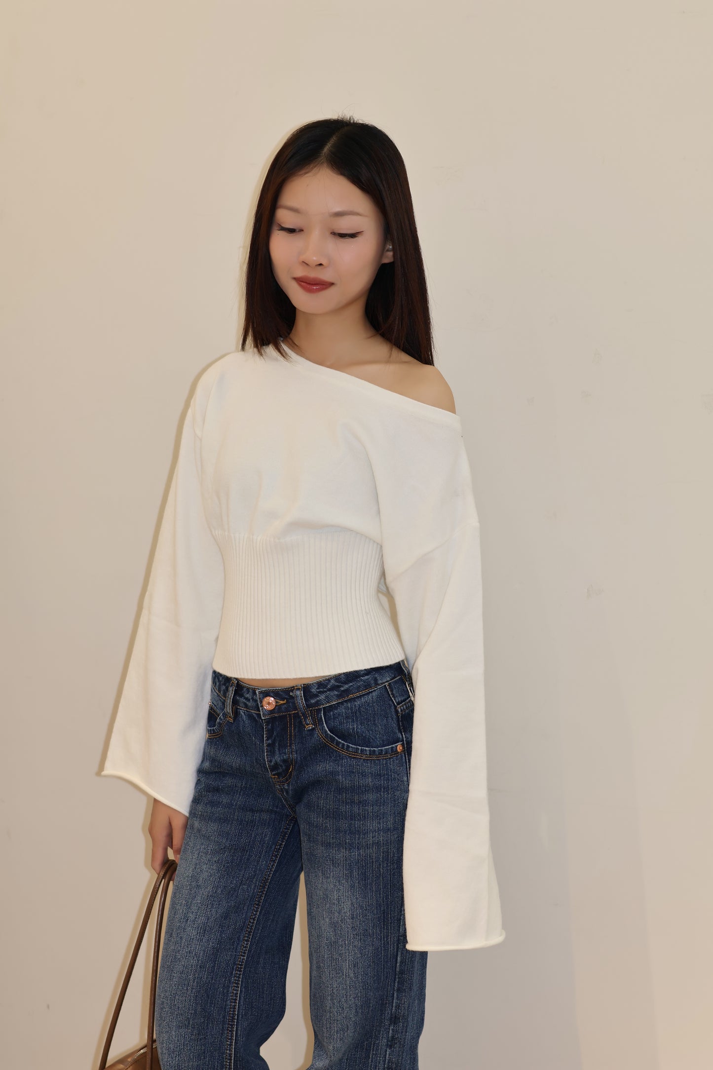 WHITE KNITTED SWEATER