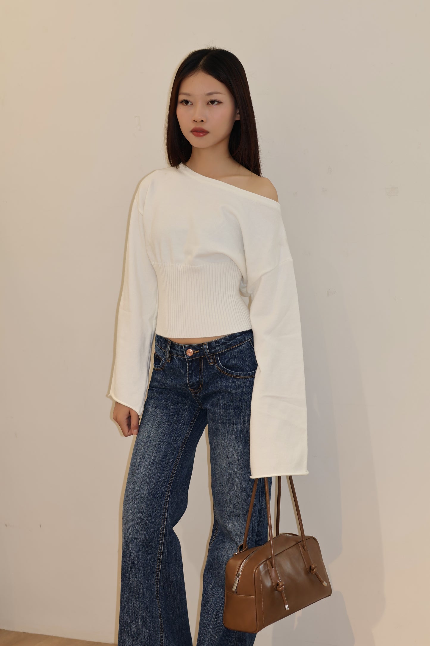 WHITE KNITTED SWEATER