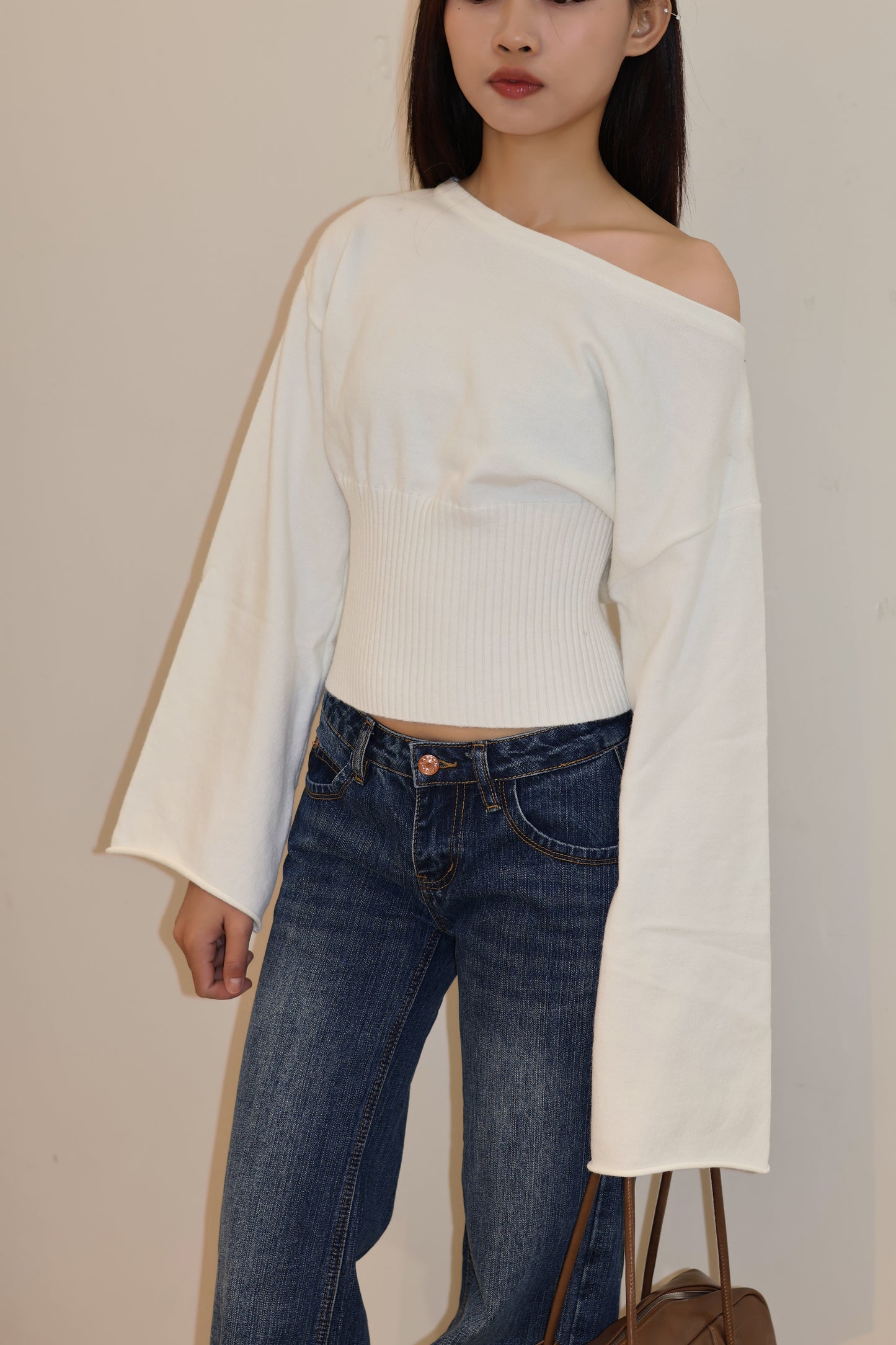 WHITE KNITTED SWEATER