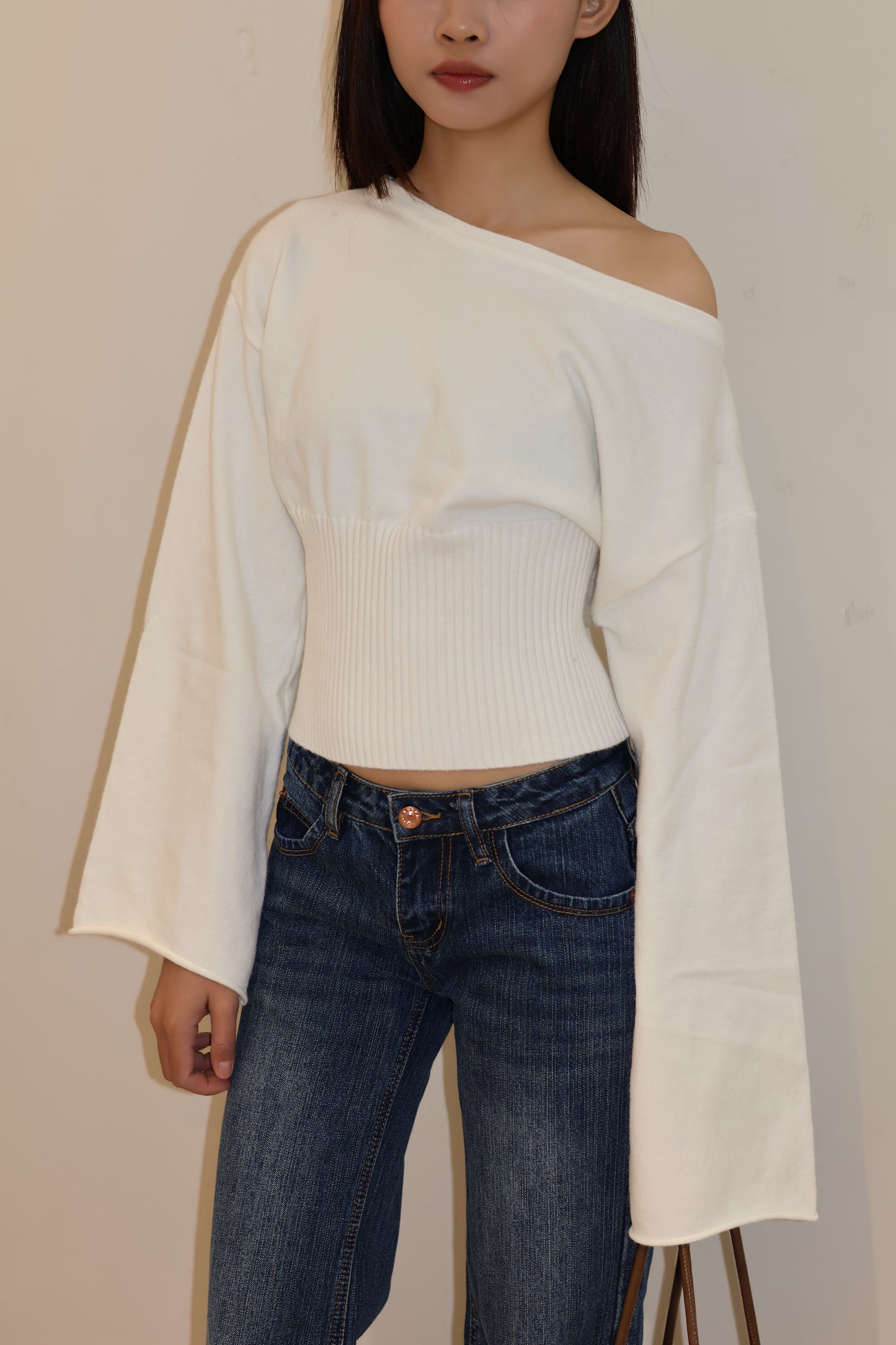 WHITE KNITTED SWEATER