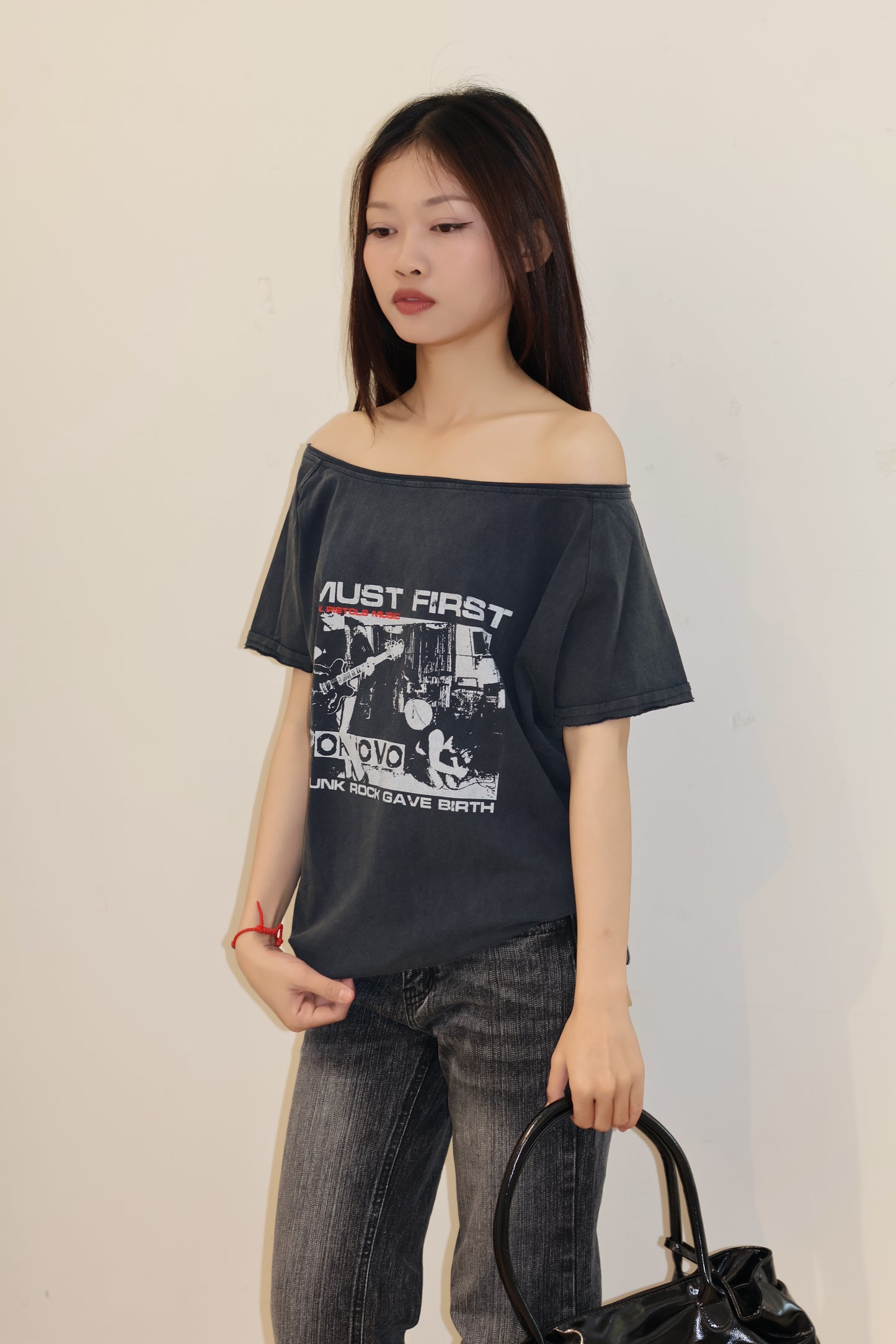 PUNK ROCH HALF SHOULDER TOP