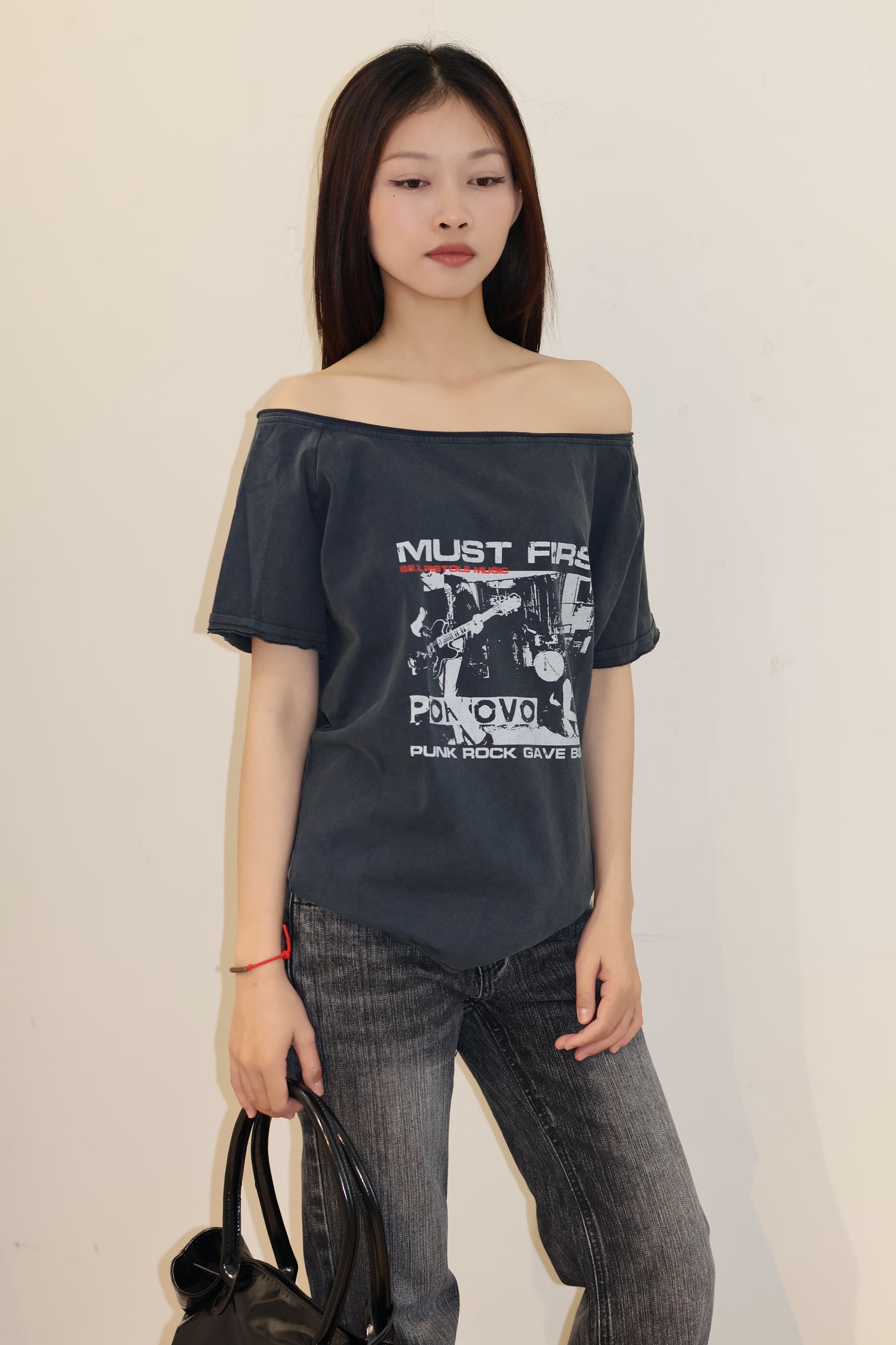 PUNK ROCH HALF SHOULDER TOP