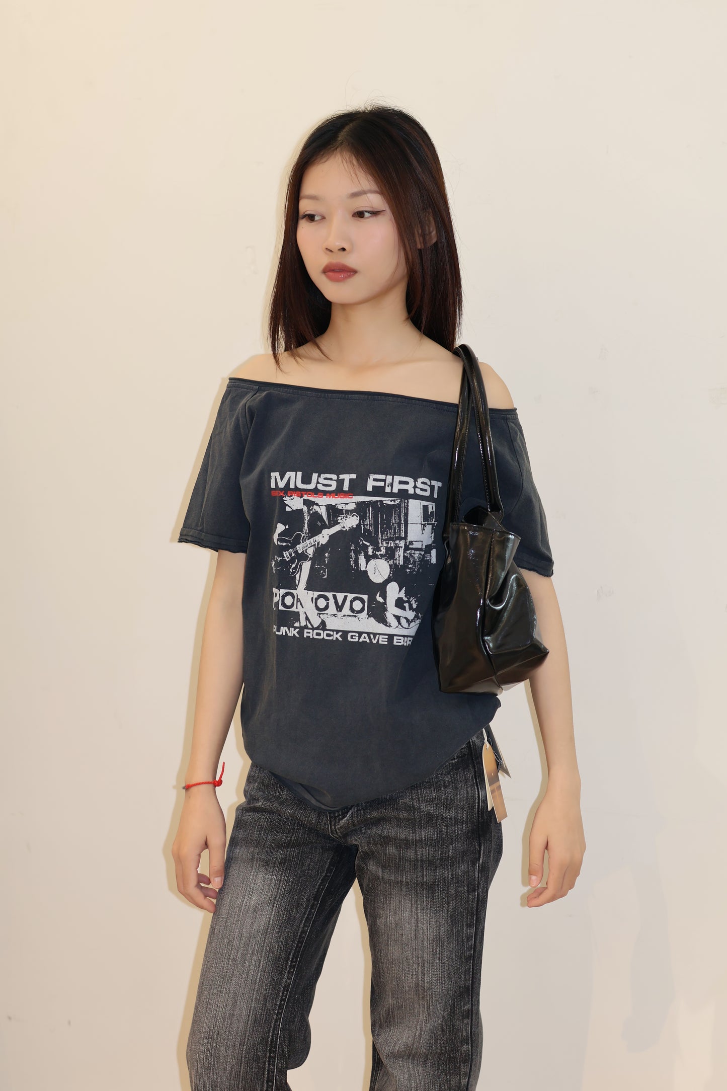 PUNK ROCH HALF SHOULDER TOP