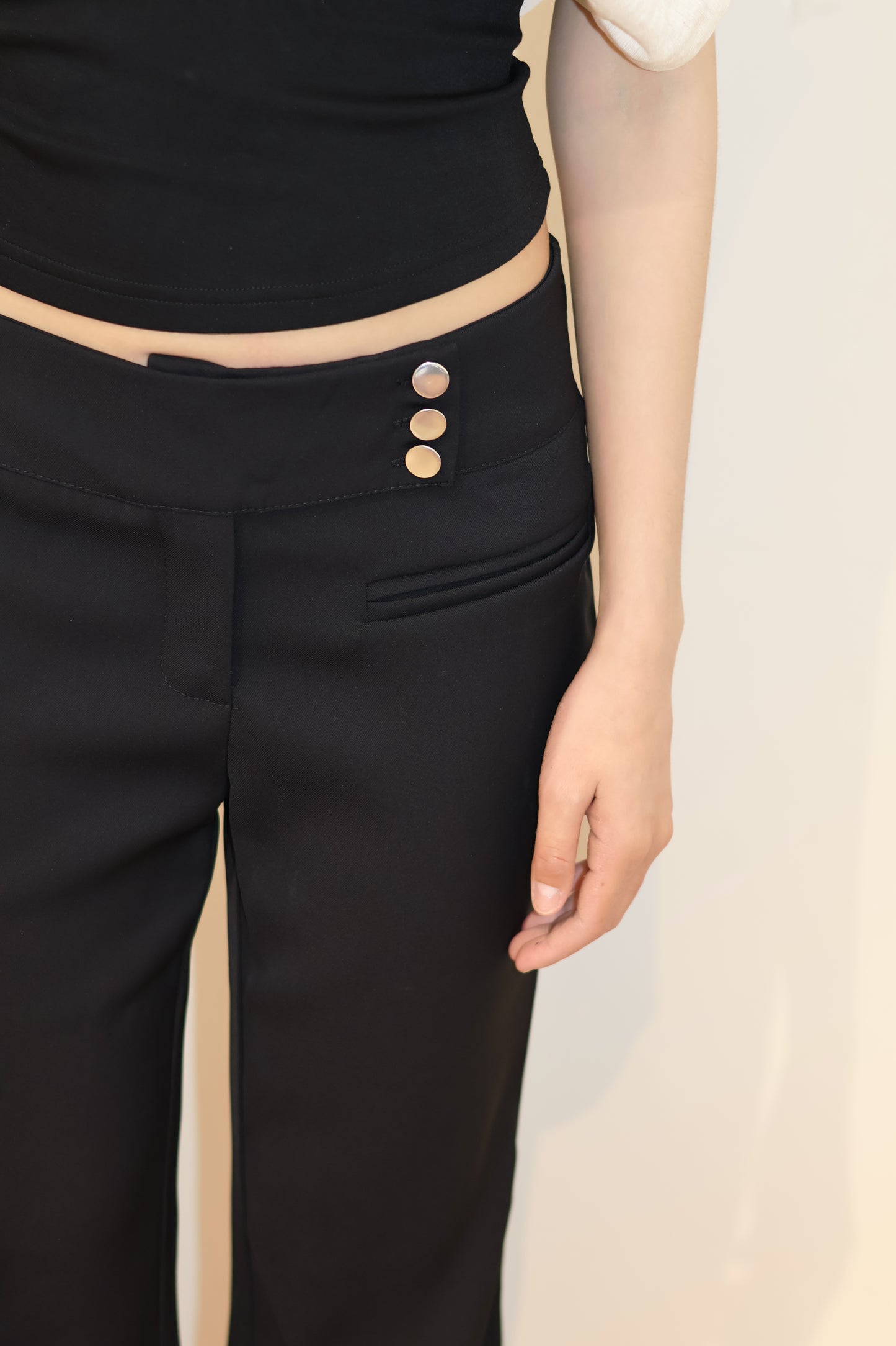 SIDE BUTTONS FLARED TROUSERS