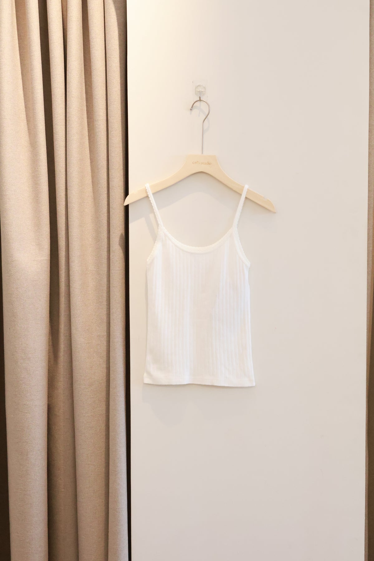 BRANDY MELVILLE SKYLAR EYELET TANK