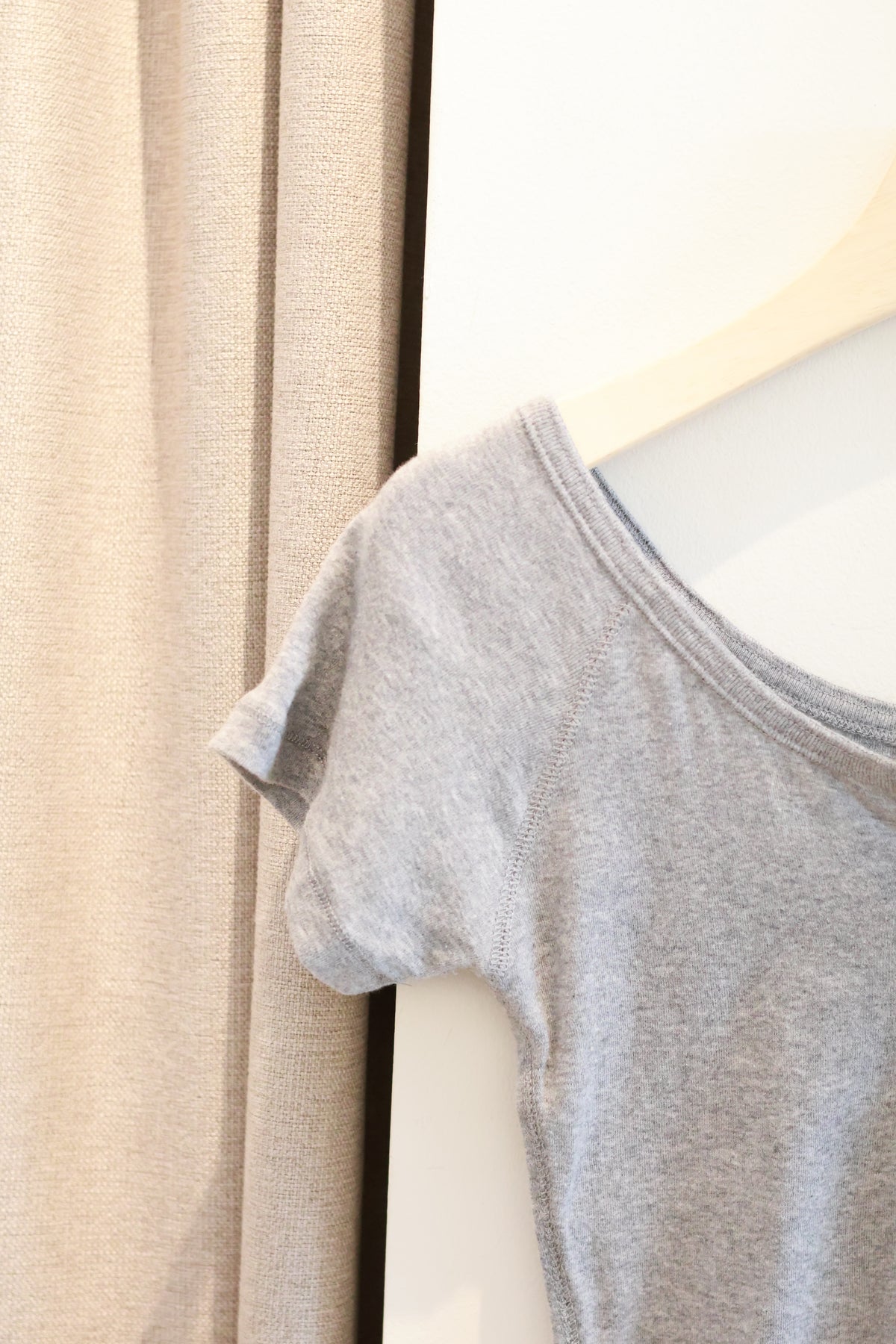 BRANDY MELVILLE ZELLY TOP- ASK GREY