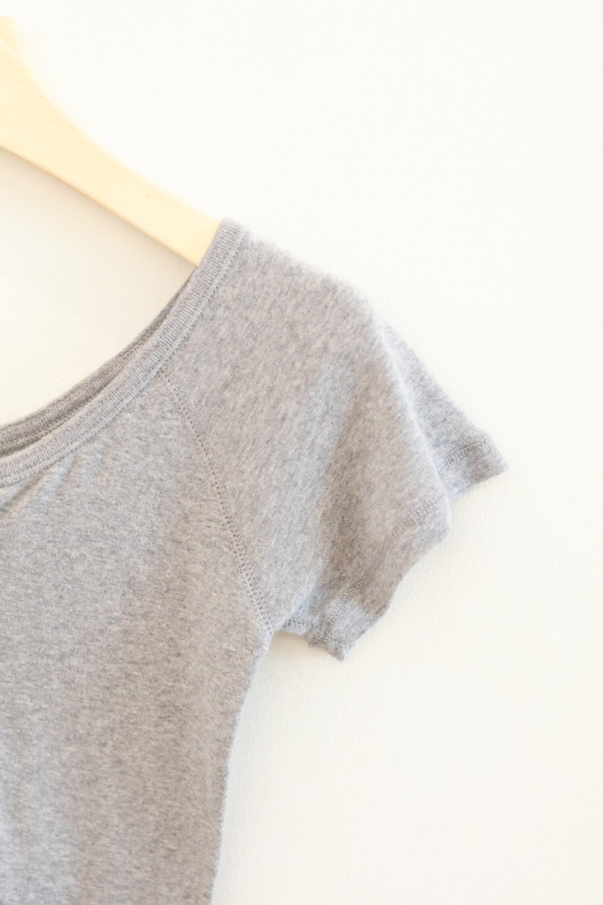 BRANDY MELVILLE ZELLY TOP- ASK GREY