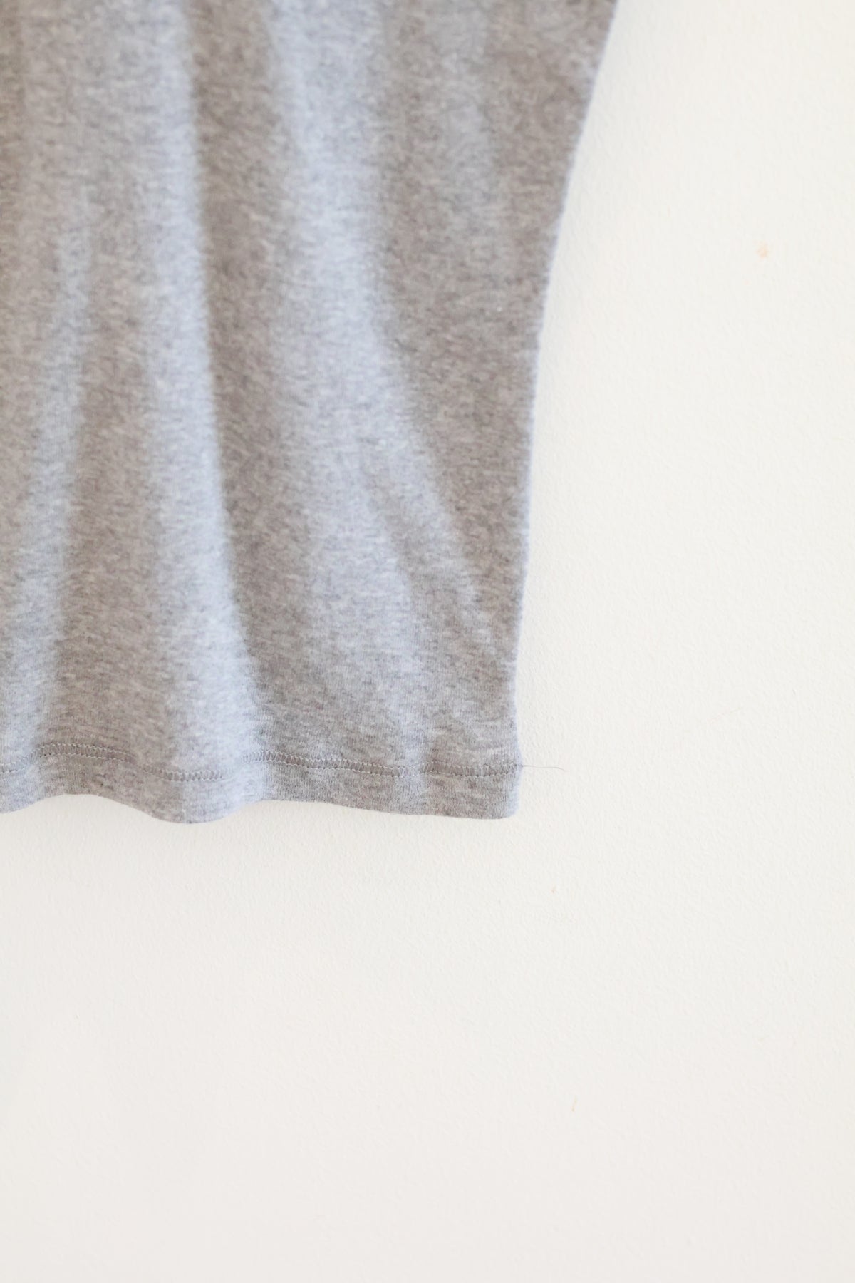 BRANDY MELVILLE ZELLY TOP- ASK GREY