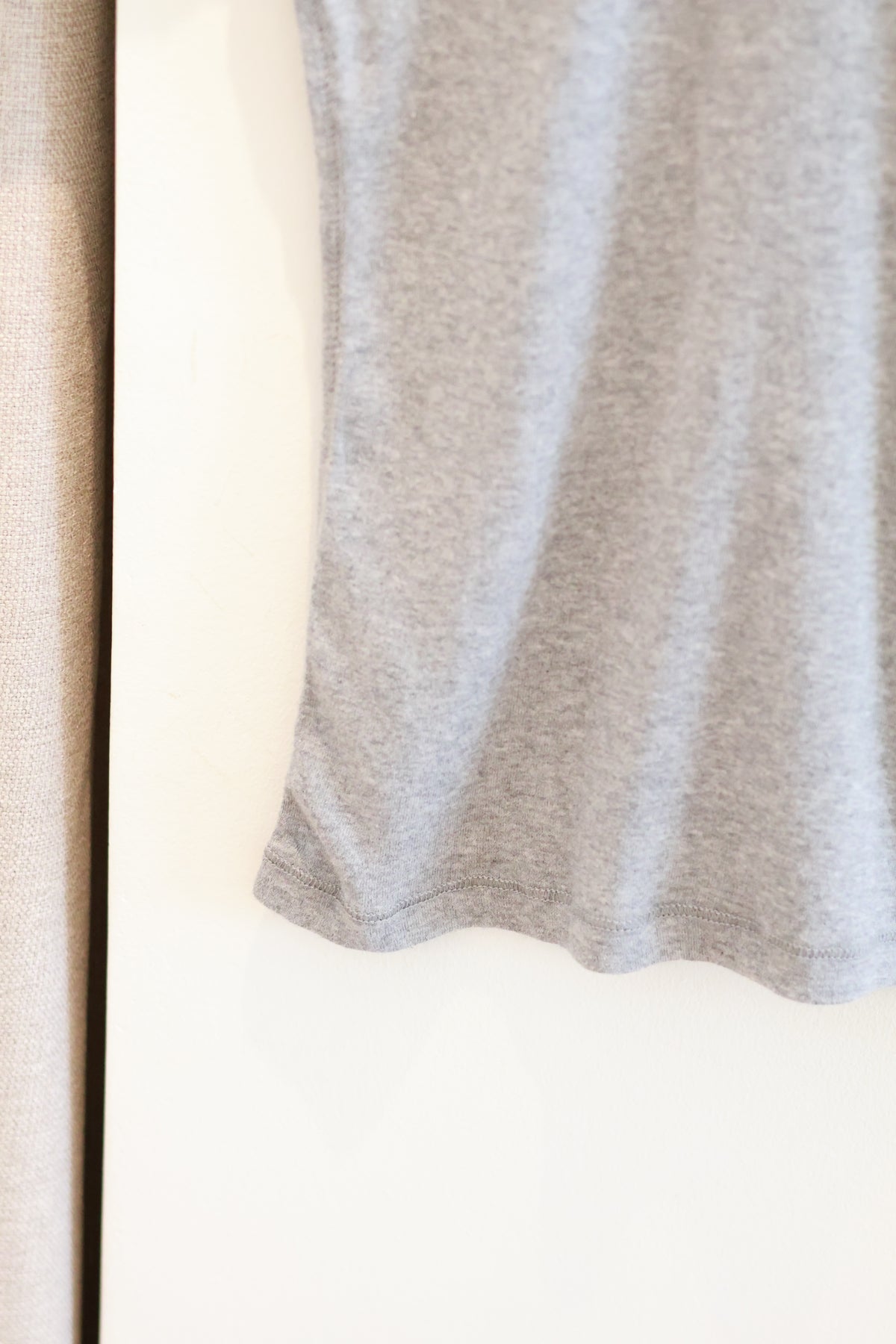 BRANDY MELVILLE ZELLY TOP- ASK GREY