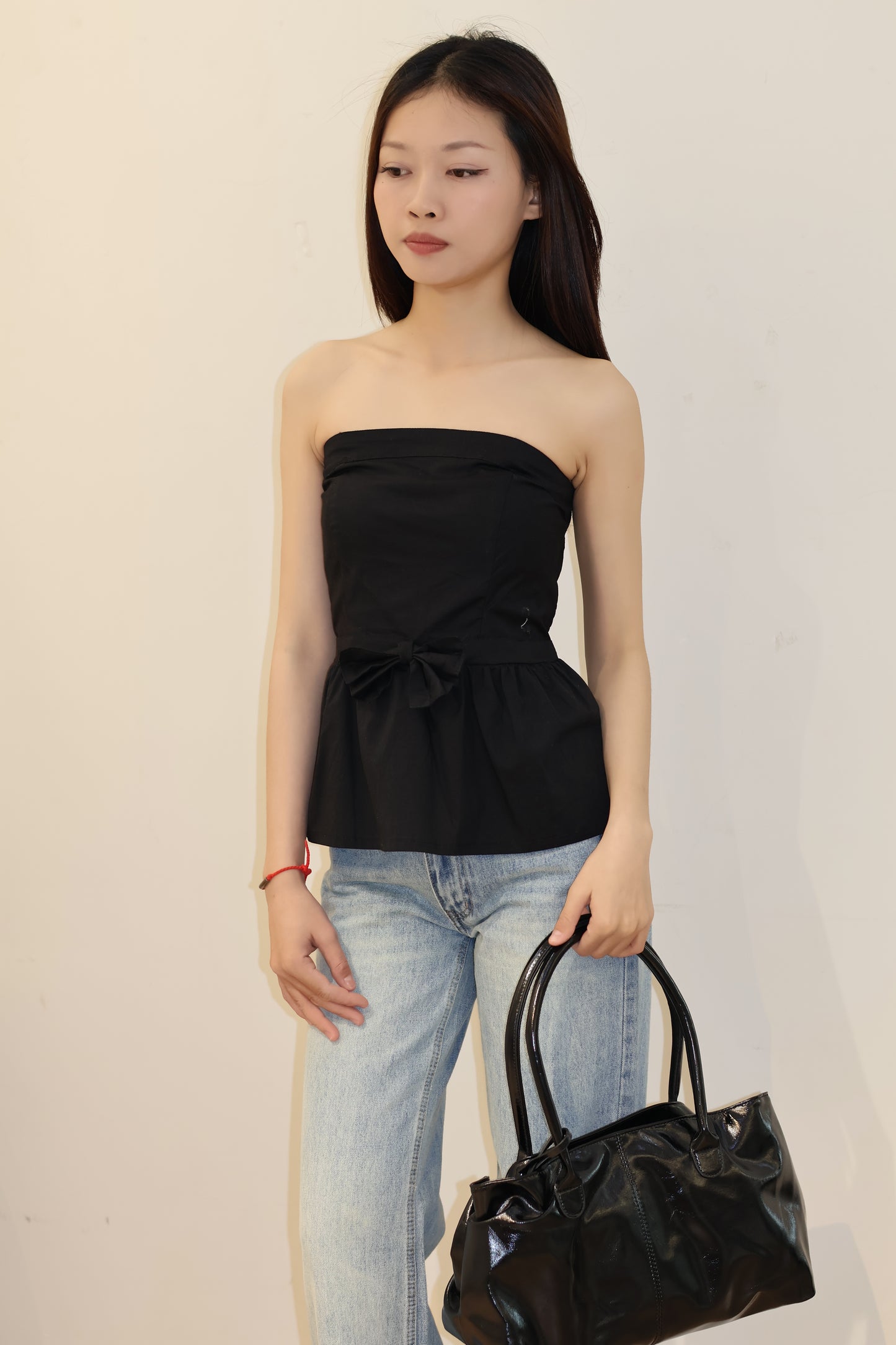 BLACK FRONT RIBBON TUBE FLOWY TOP