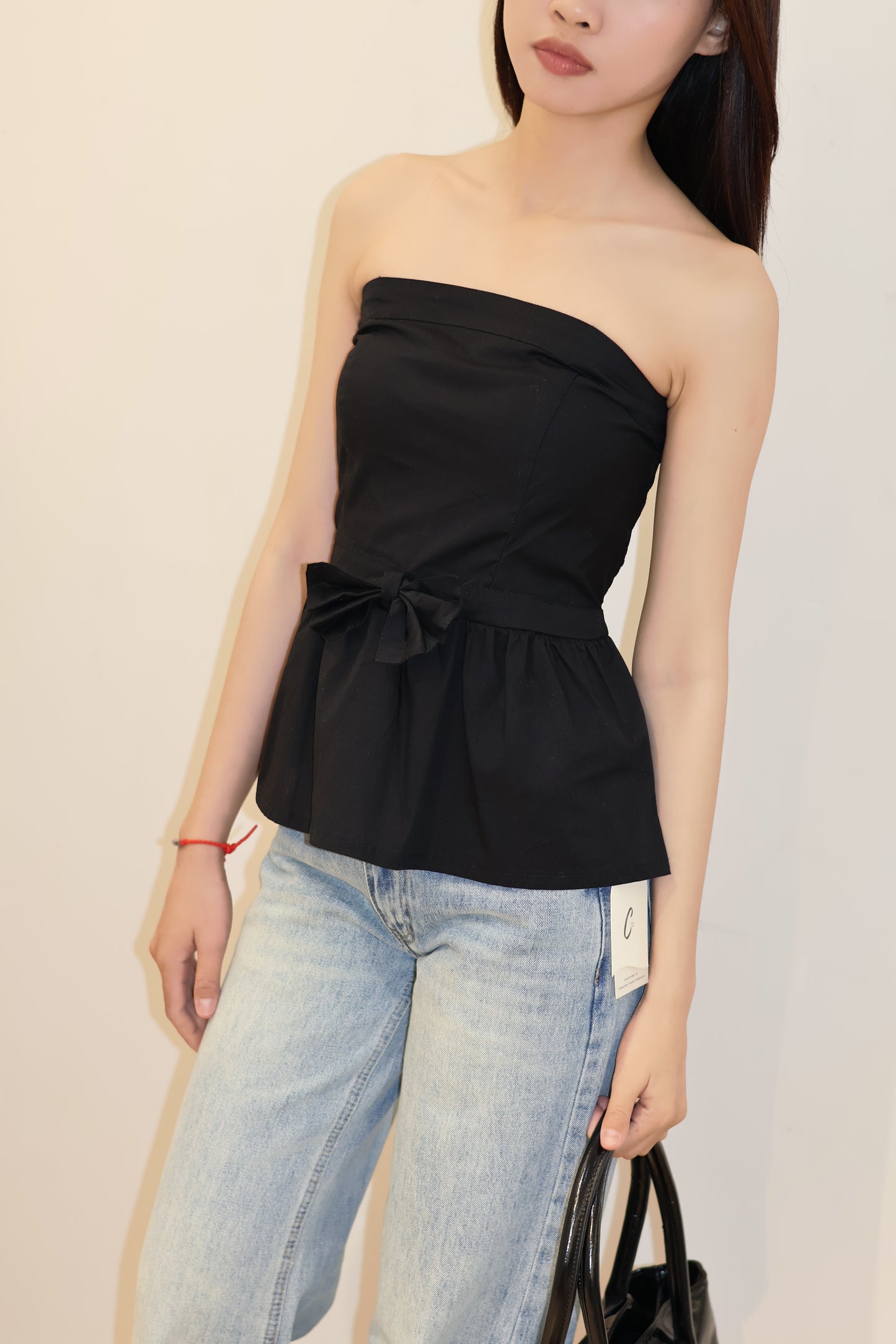 BLACK FRONT RIBBON TUBE FLOWY TOP