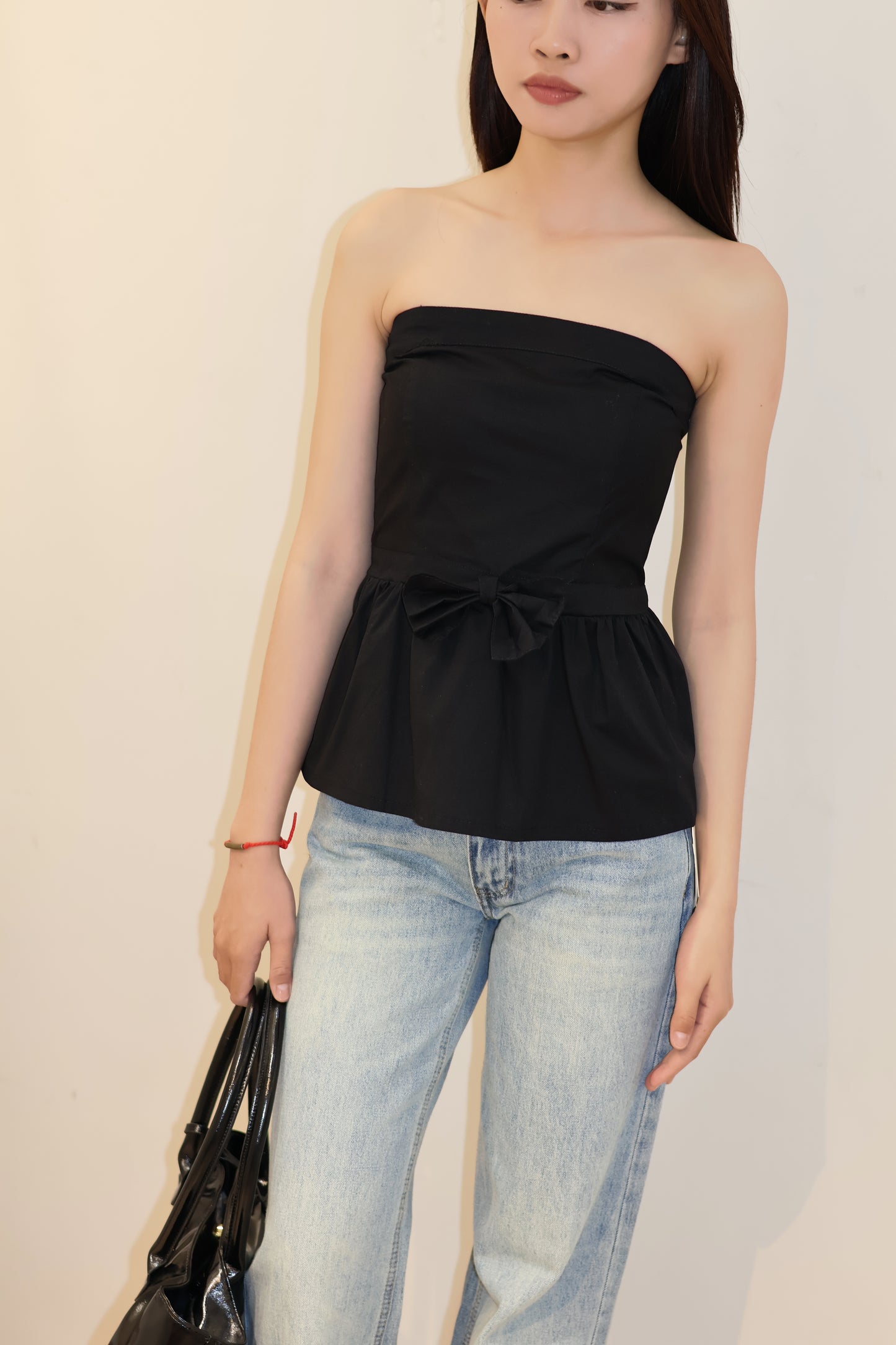 BLACK FRONT RIBBON TUBE FLOWY TOP