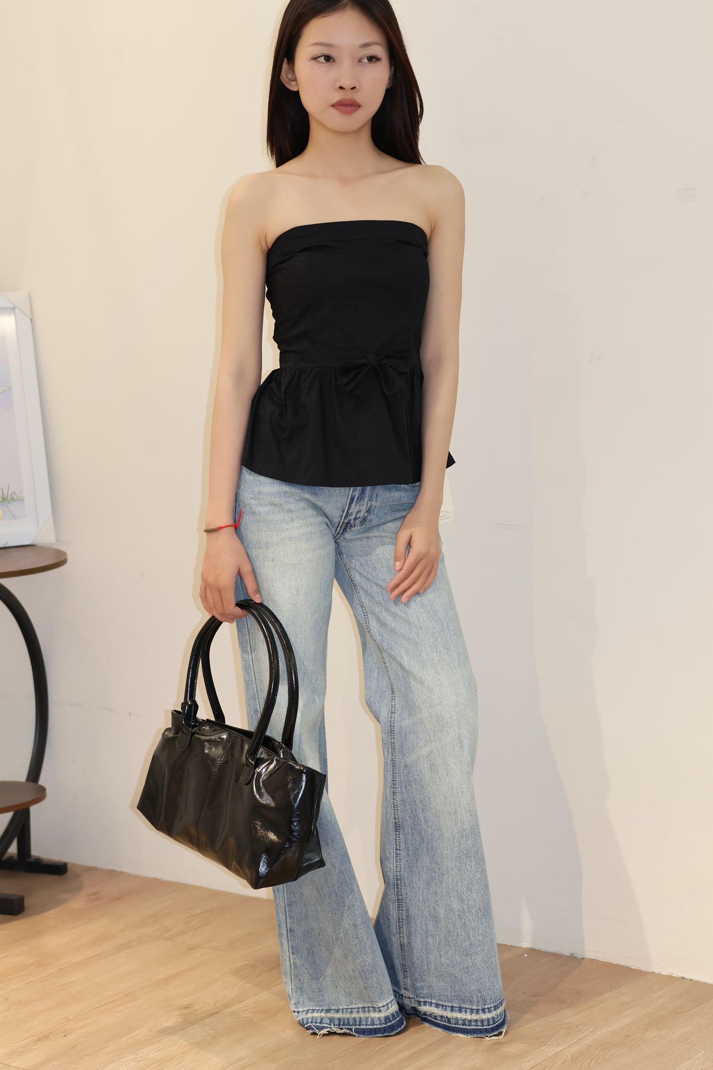 BLACK FRONT RIBBON TUBE FLOWY TOP