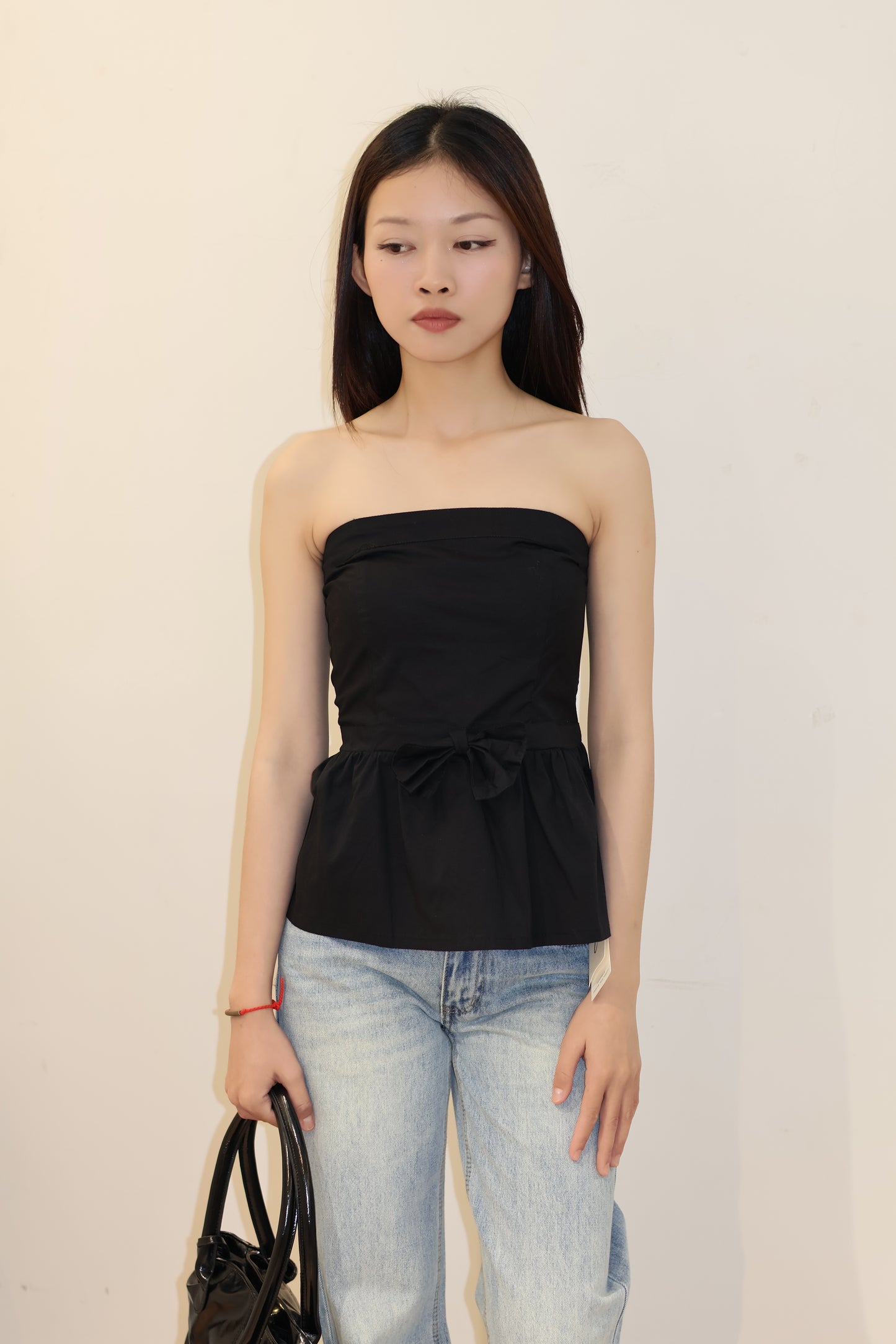 BLACK FRONT RIBBON TUBE FLOWY TOP