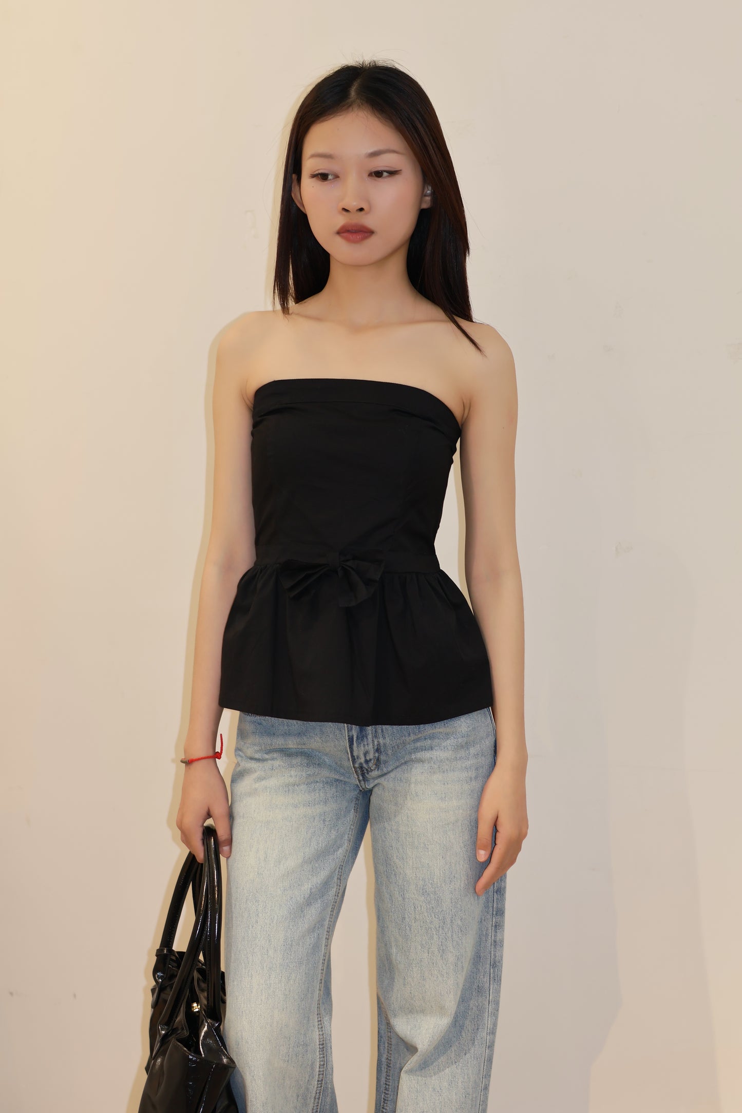 BLACK FRONT RIBBON TUBE FLOWY TOP