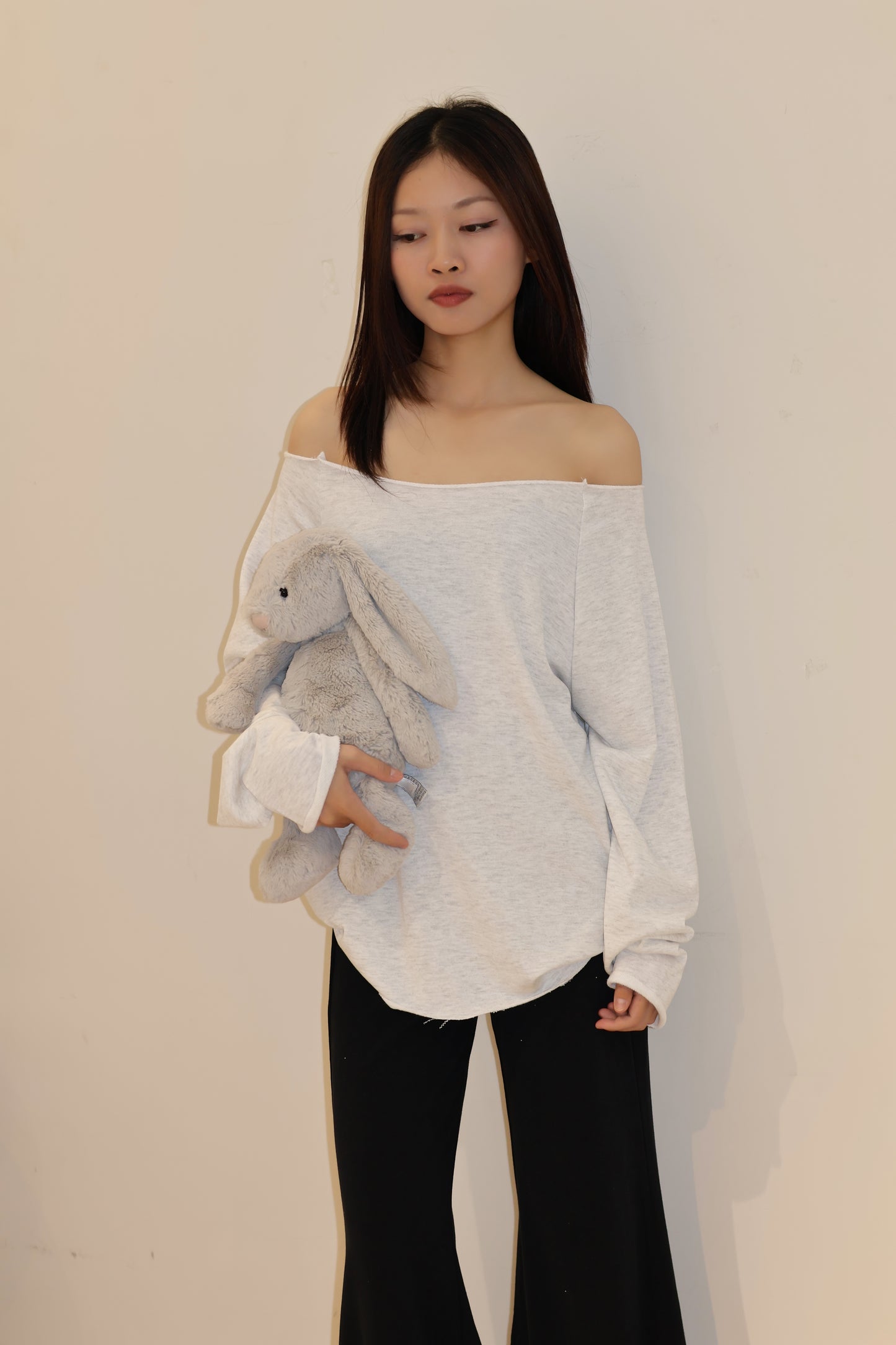 GRAY HALF SHOULDER SWEATER