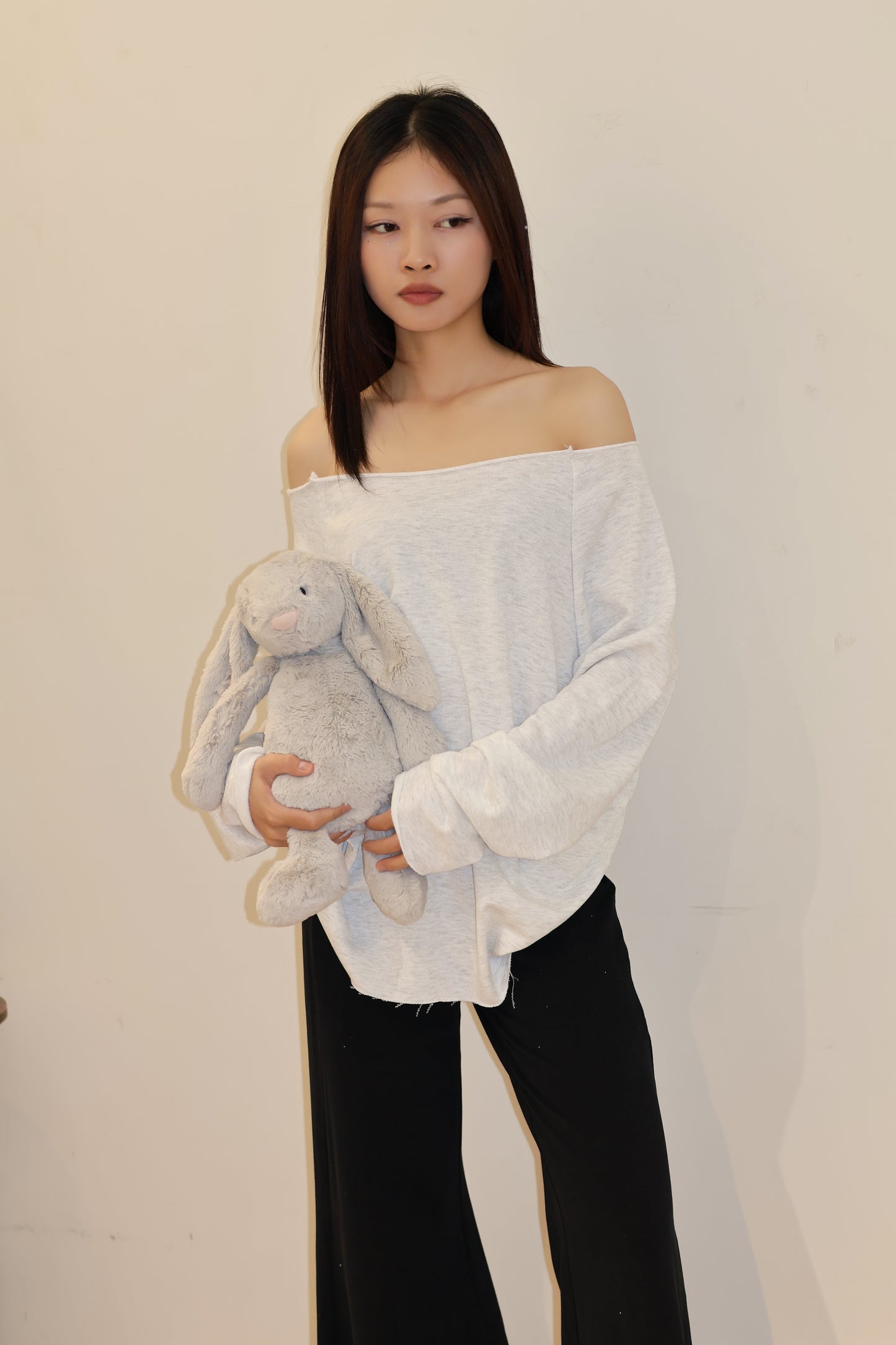 GRAY HALF SHOULDER SWEATER