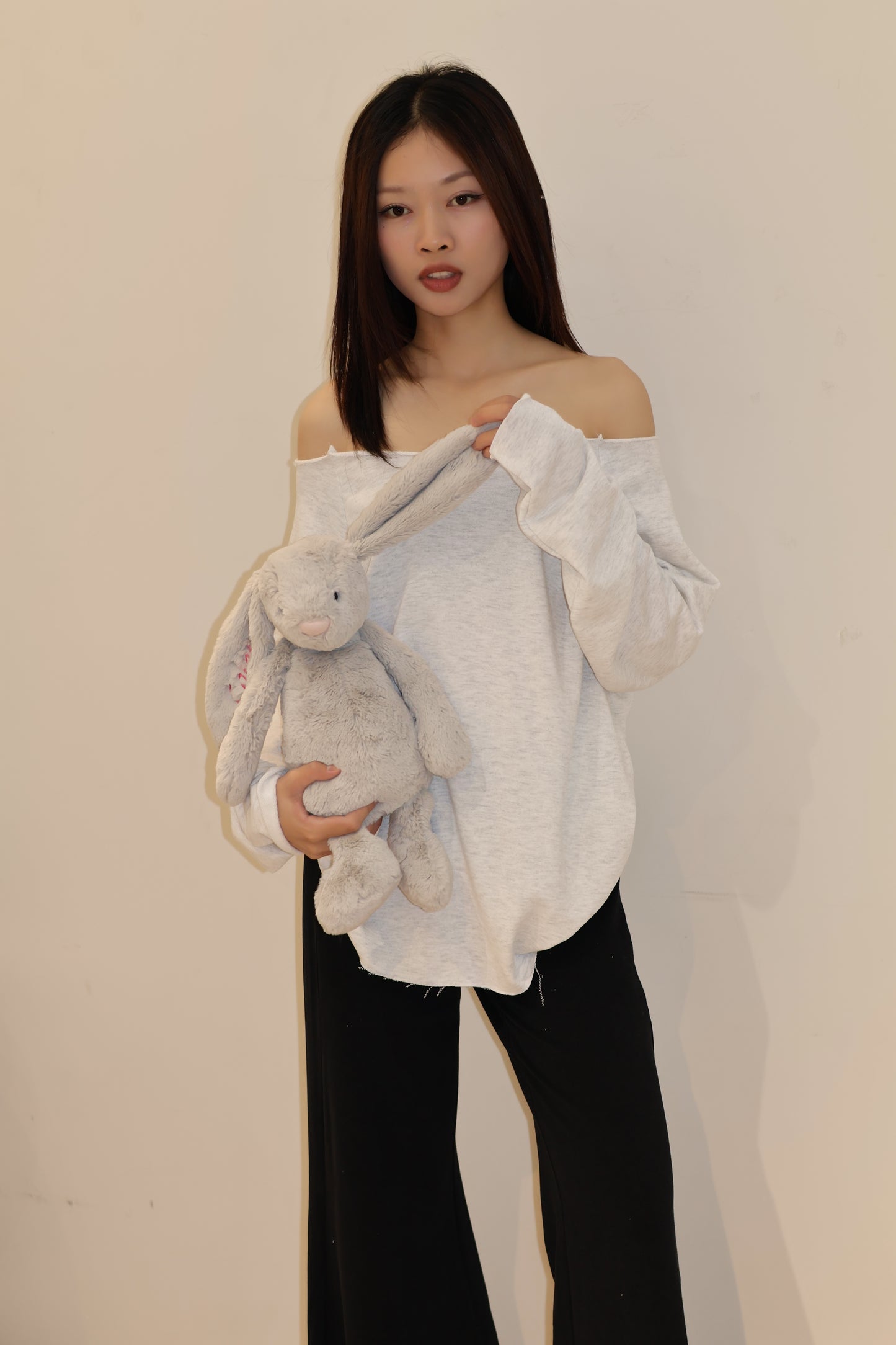 GRAY HALF SHOULDER SWEATER