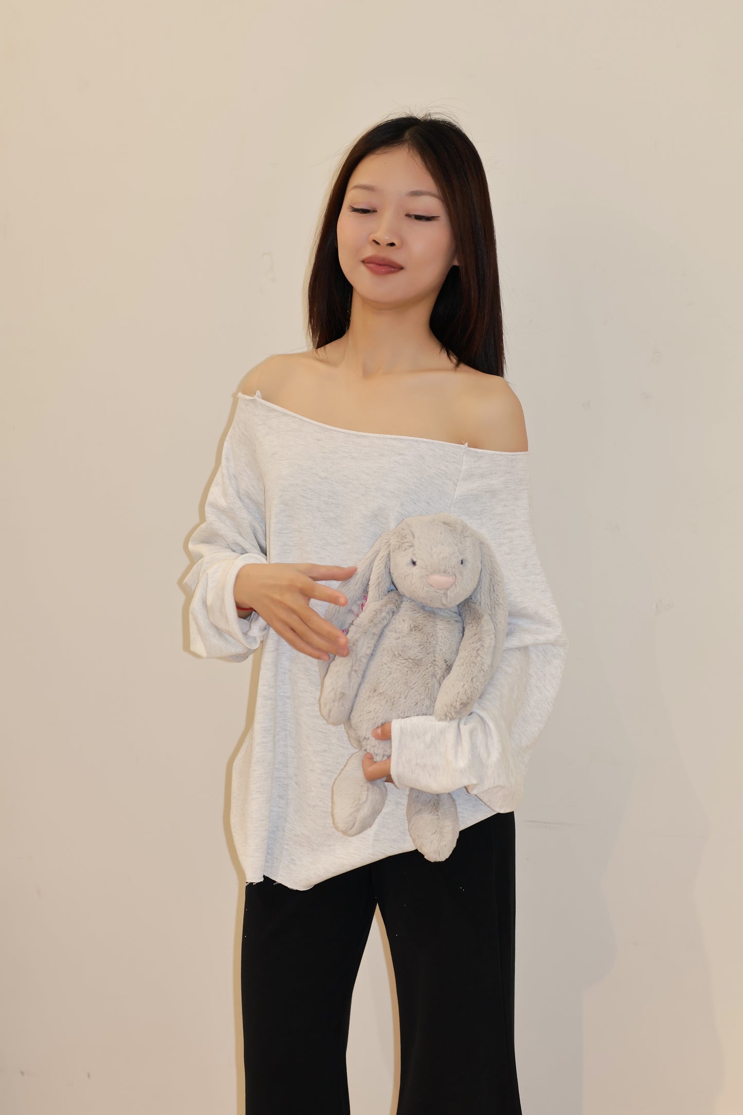 GRAY HALF SHOULDER SWEATER