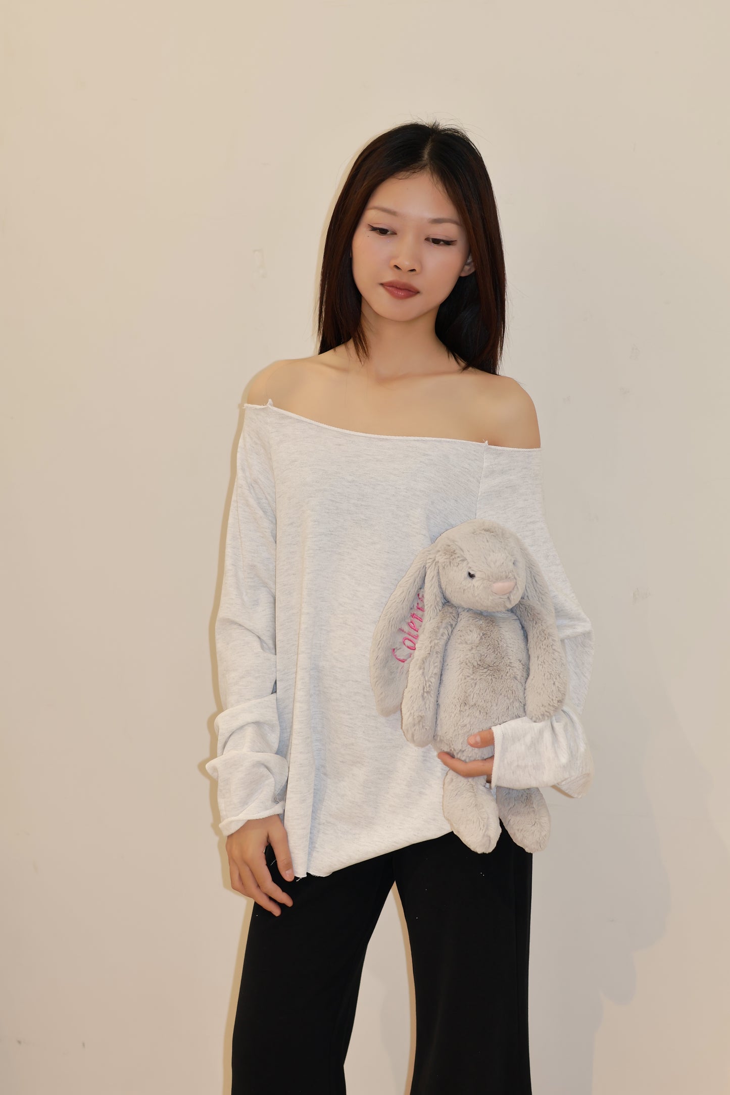 GRAY HALF SHOULDER SWEATER