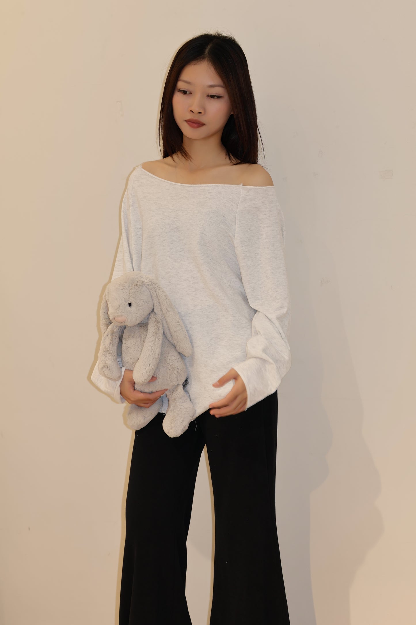 GRAY HALF SHOULDER SWEATER