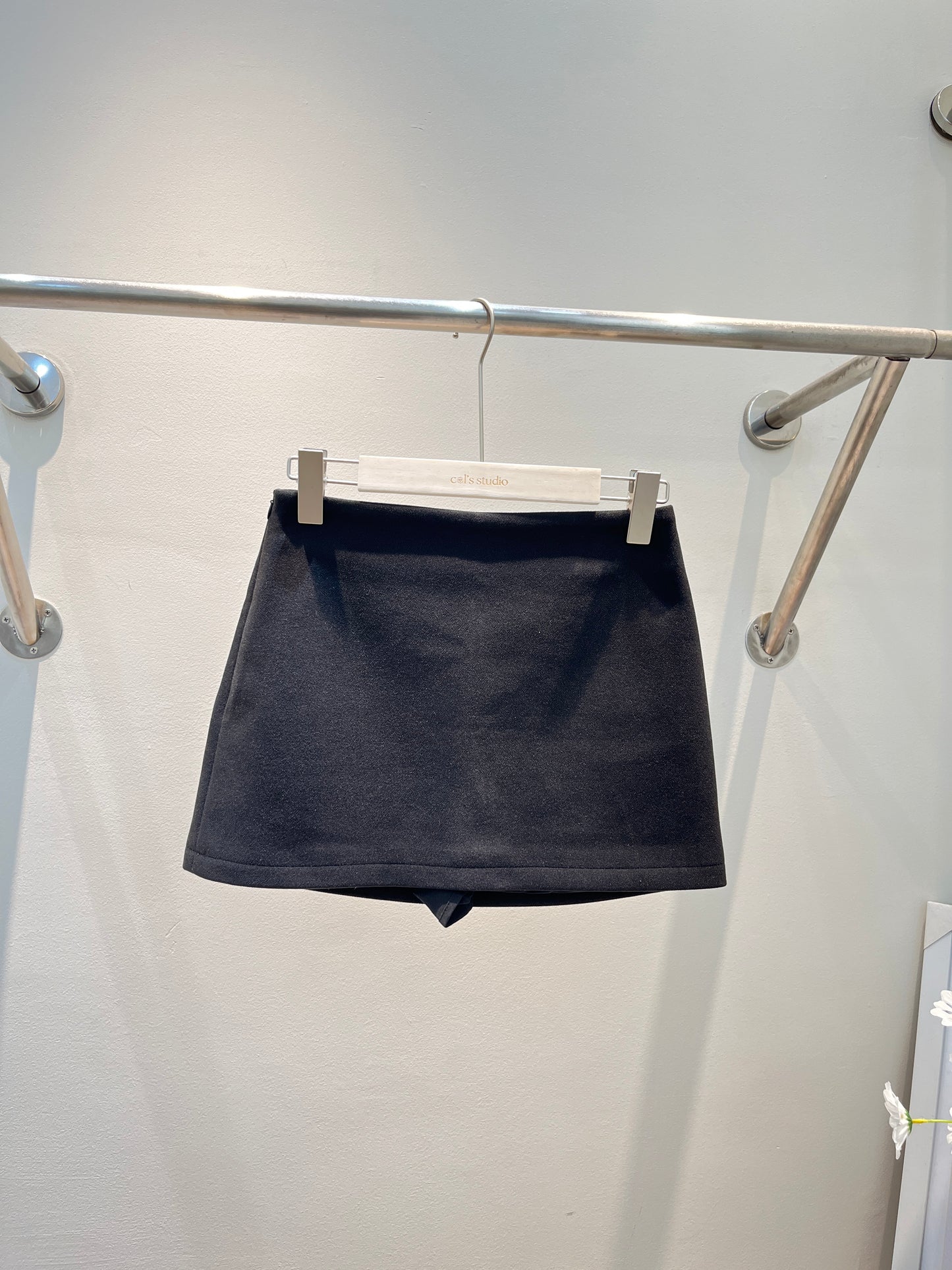 PLAIN BLACK MINI SKIRT