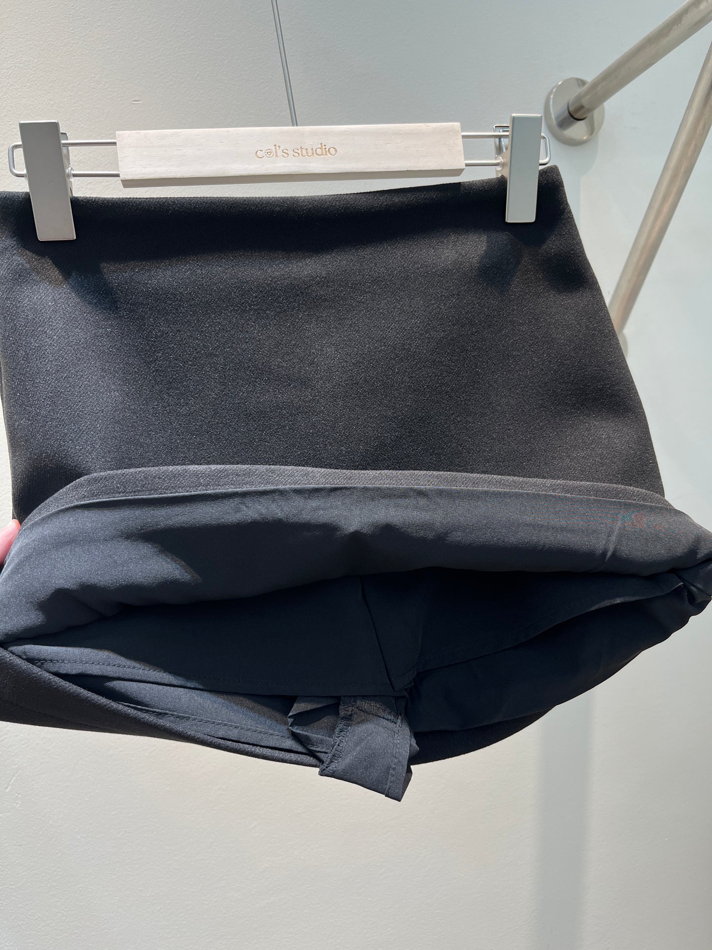 PLAIN BLACK MINI SKIRT