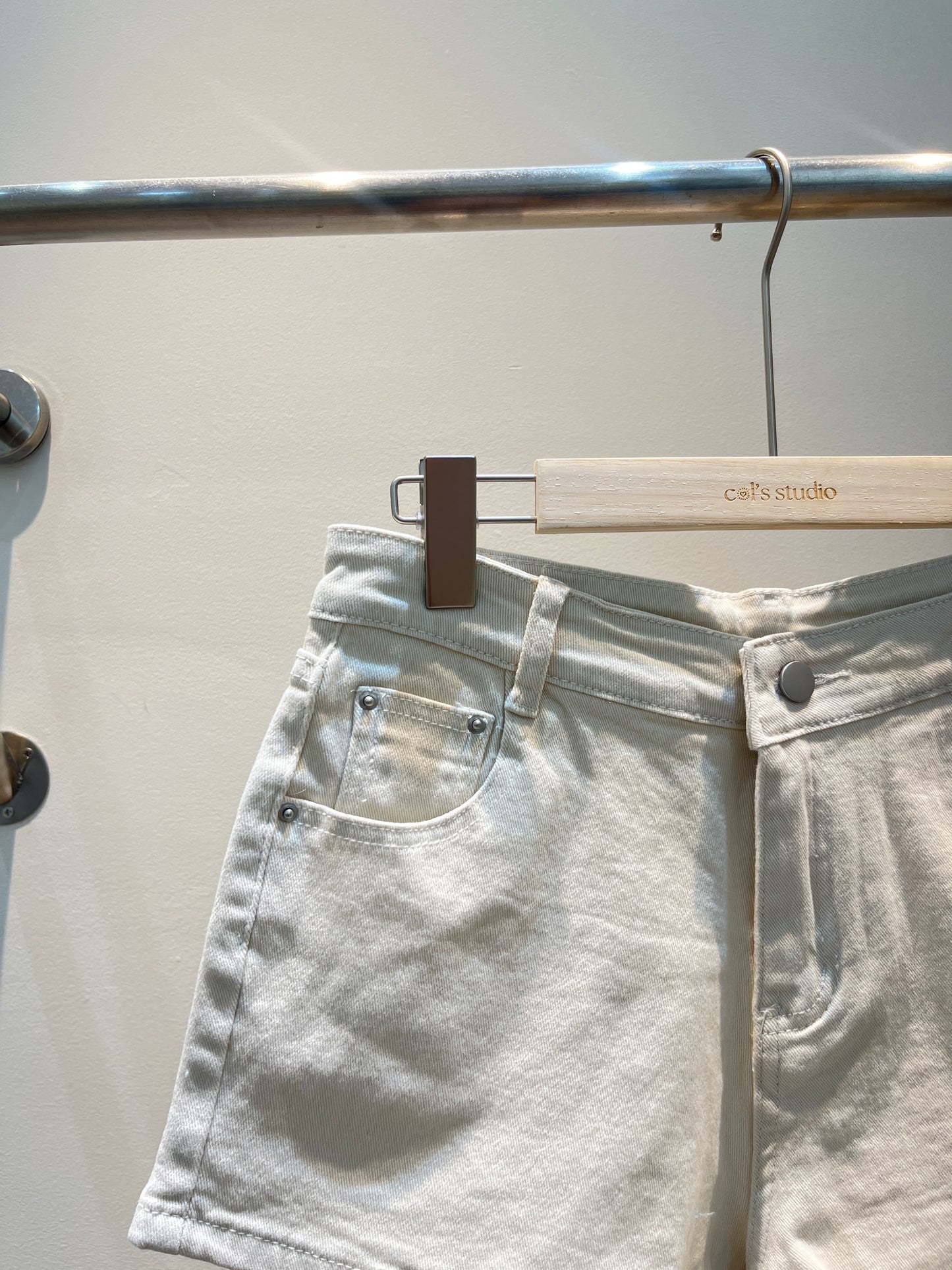WHITE DENIM SHORTS