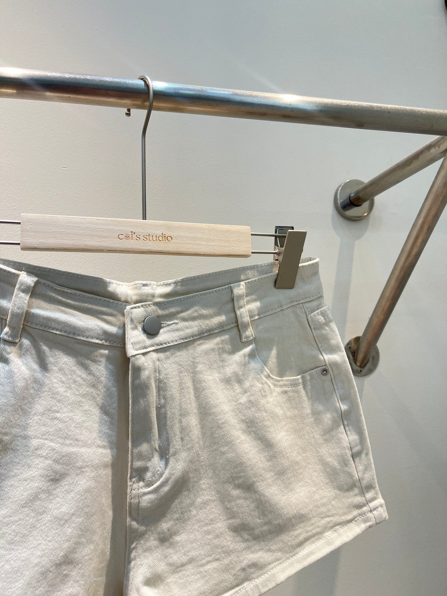 WHITE DENIM SHORTS