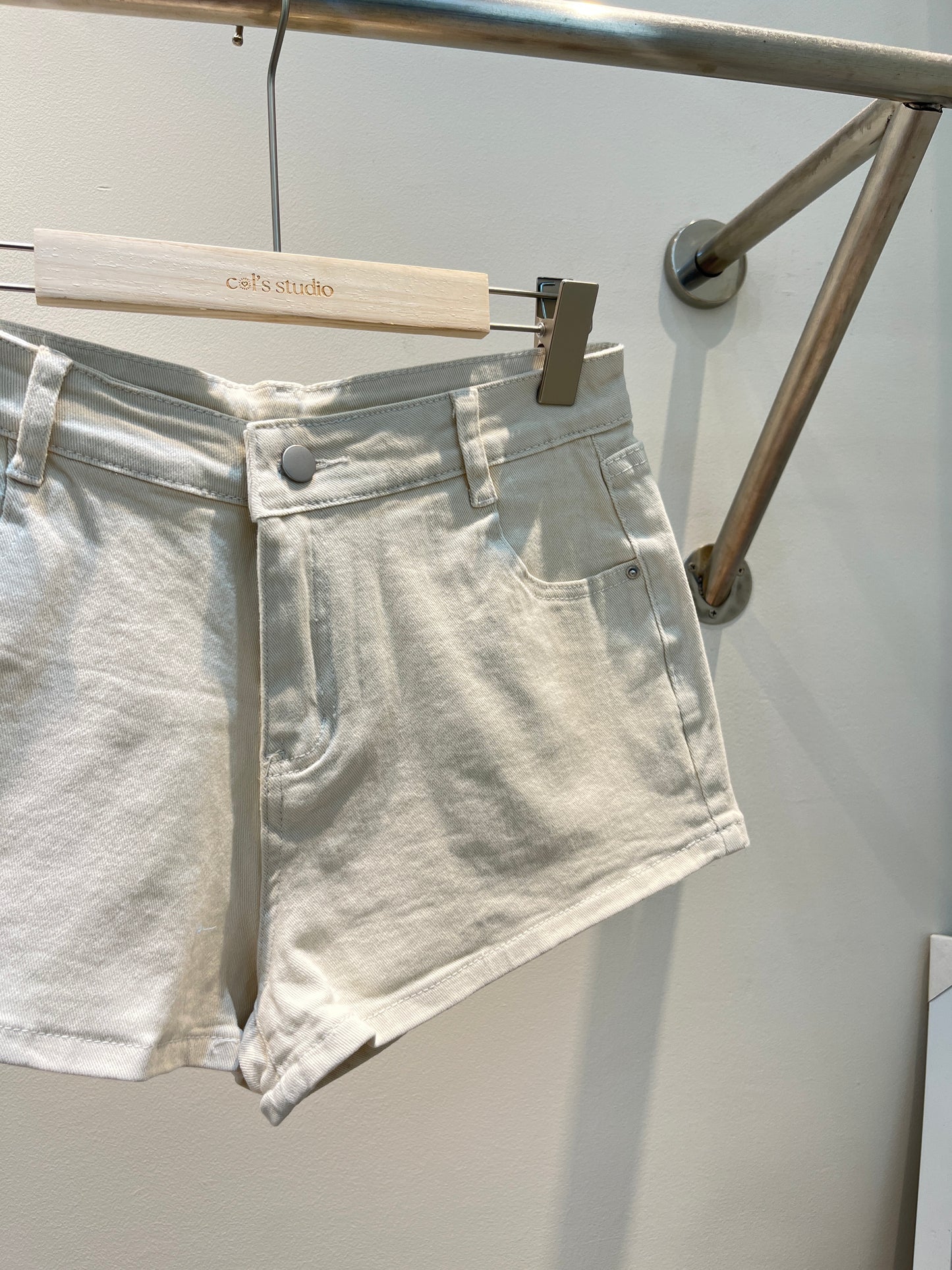 WHITE DENIM SHORTS