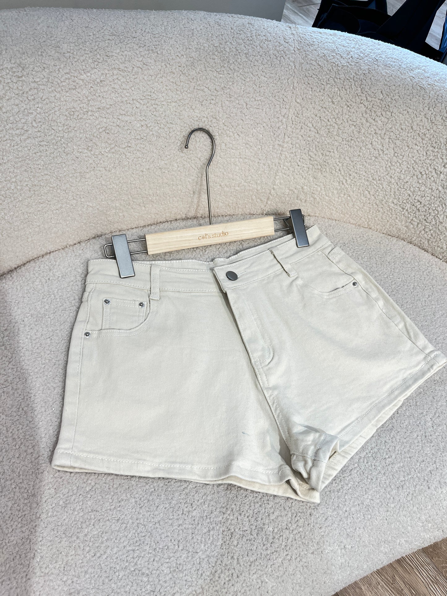 WHITE DENIM SHORTS