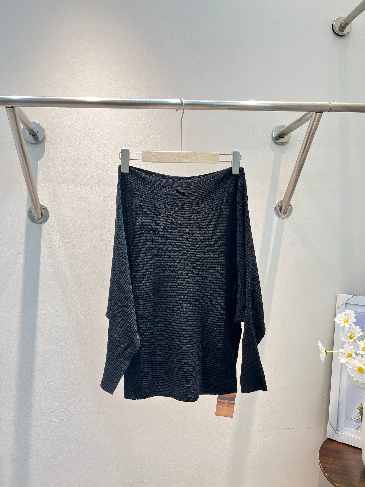 KNITTED BLACK SWEATER