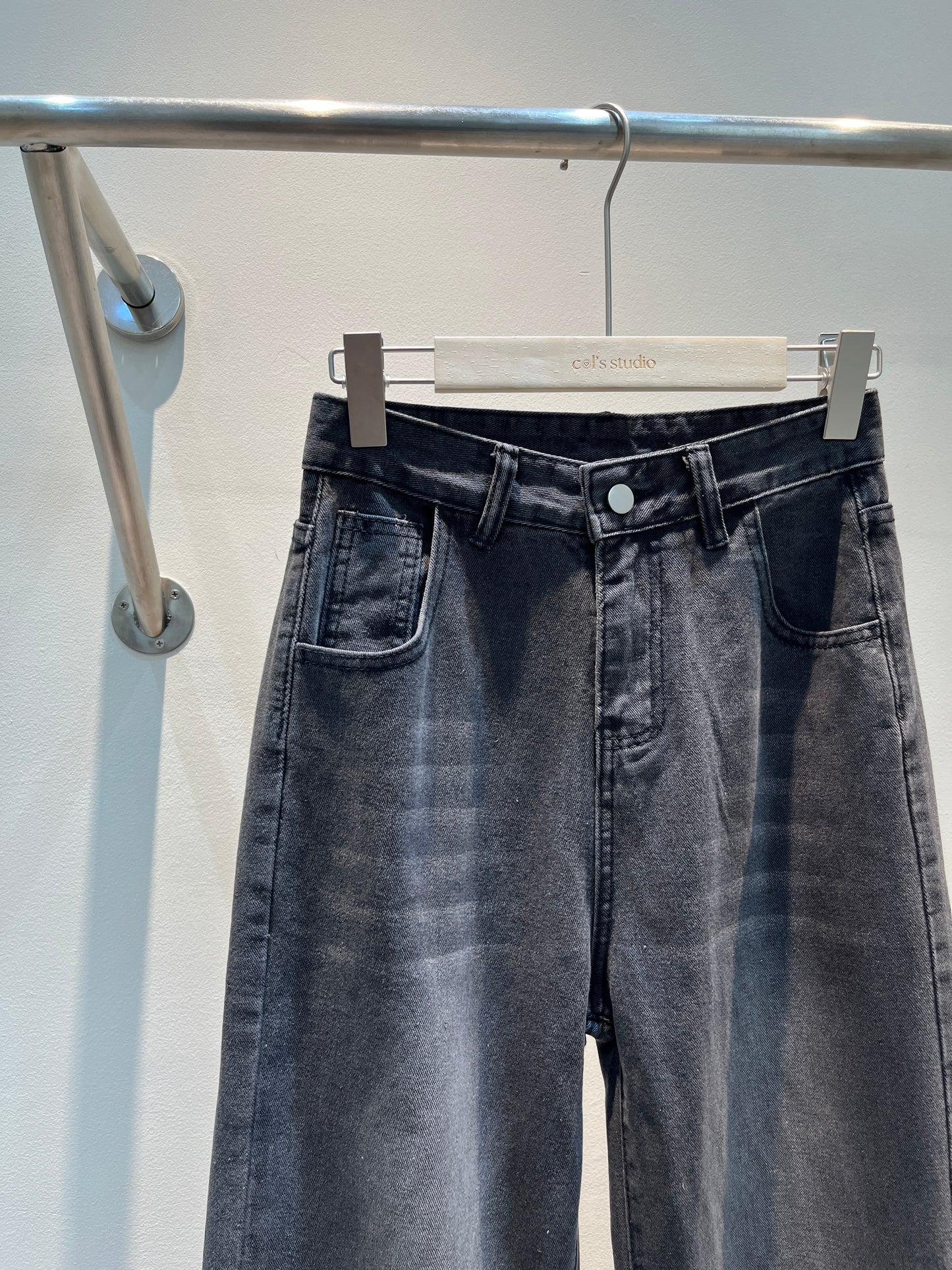 GRAY WASHED DENIM JEANS