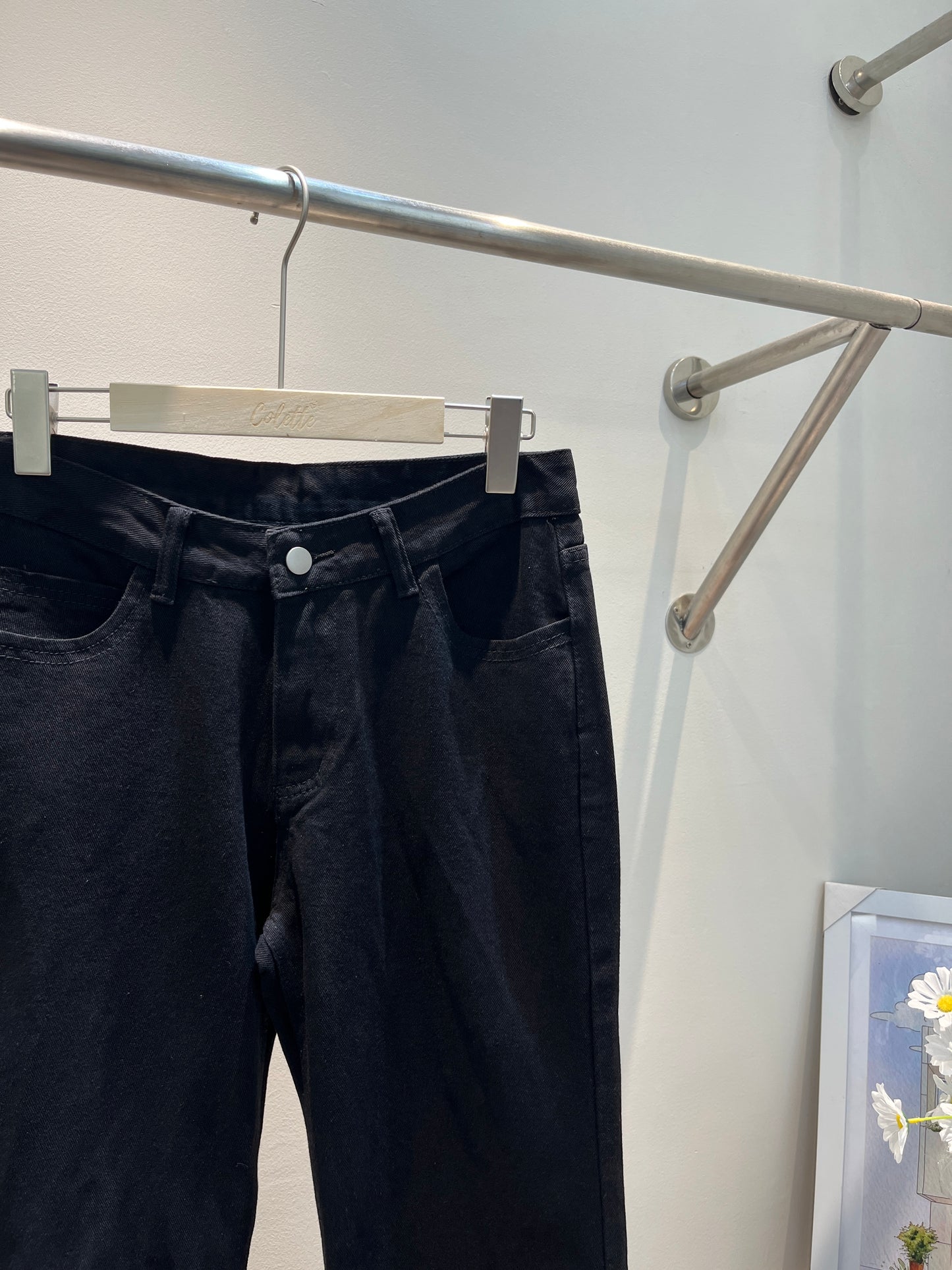 BLACK DENIM MID RISE JEANS