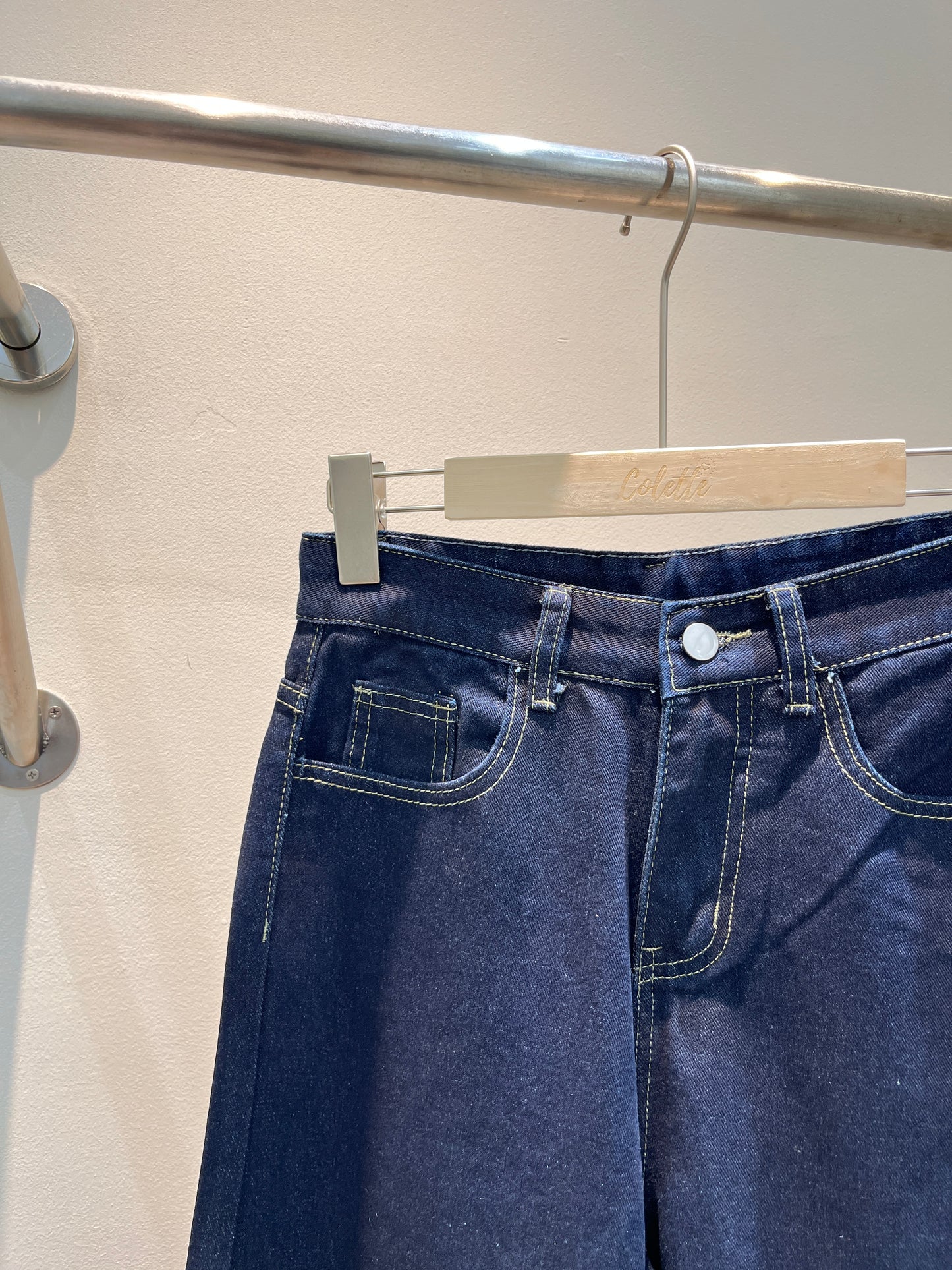 Baggy dark blue denim jeans