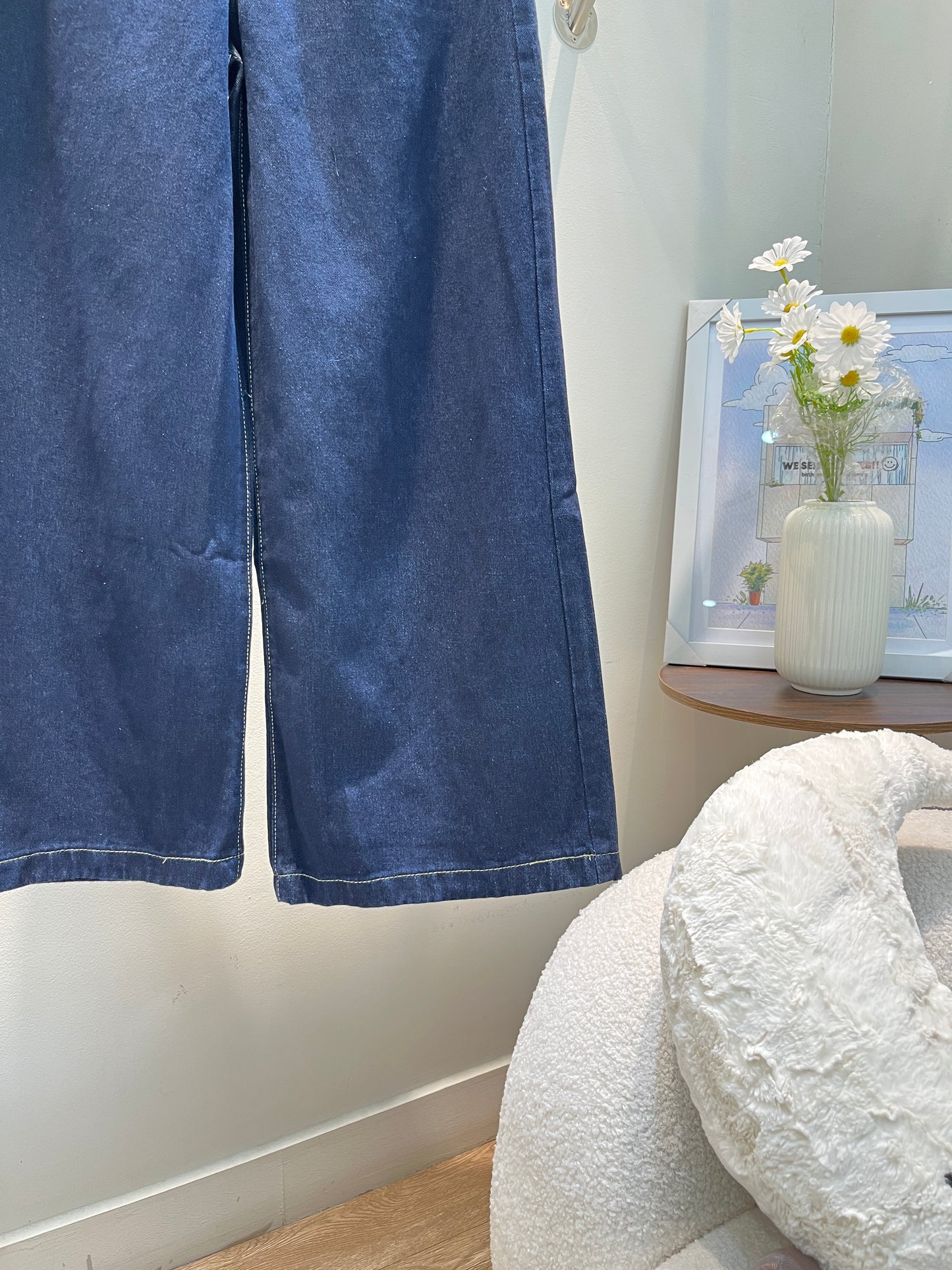 Baggy dark blue denim jeans