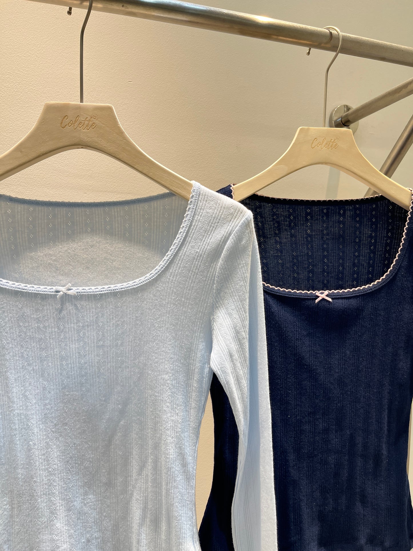 BLUE DETAIL LONG SLEEVE TOP