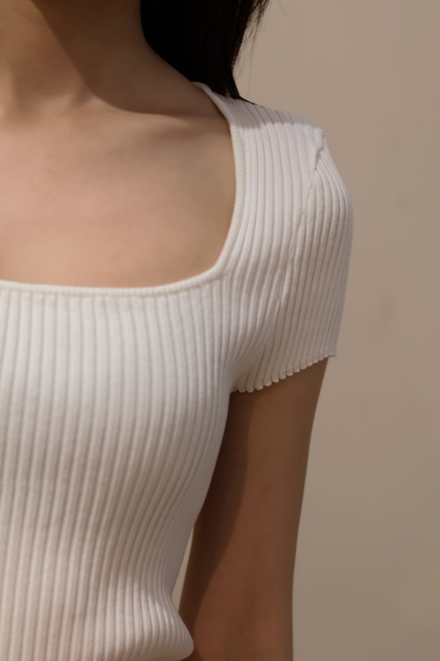 SQUARE NECK KNITTED TOP