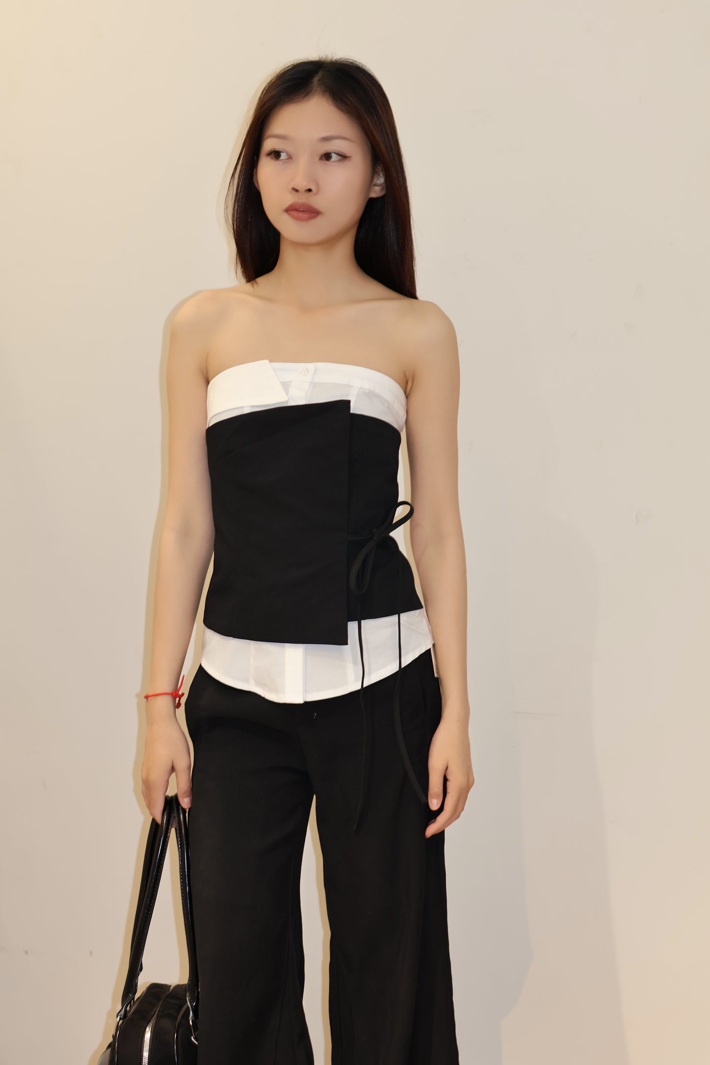 WHITE ACCENT BLACK TUBE TOP