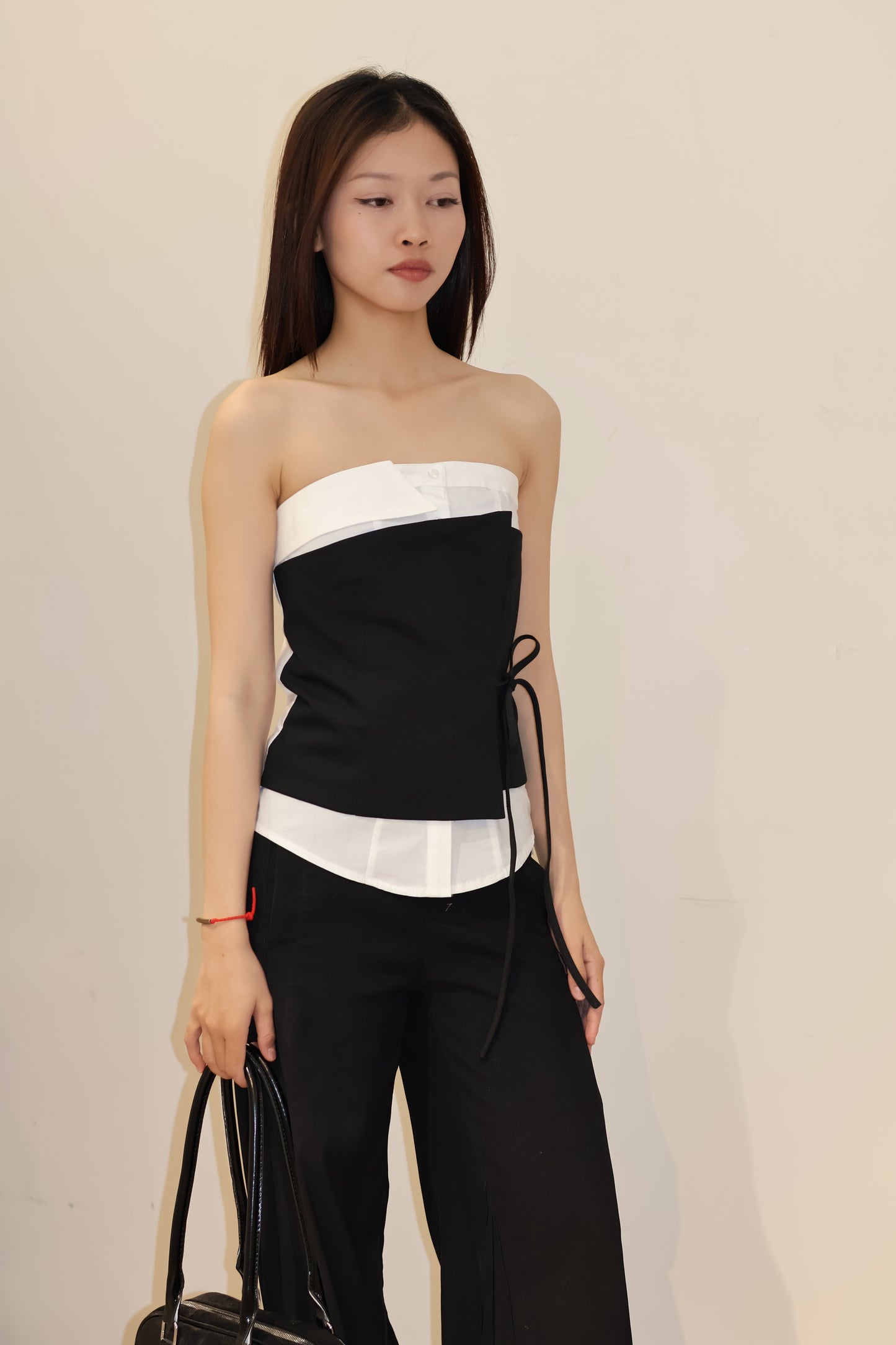 WHITE ACCENT BLACK TUBE TOP