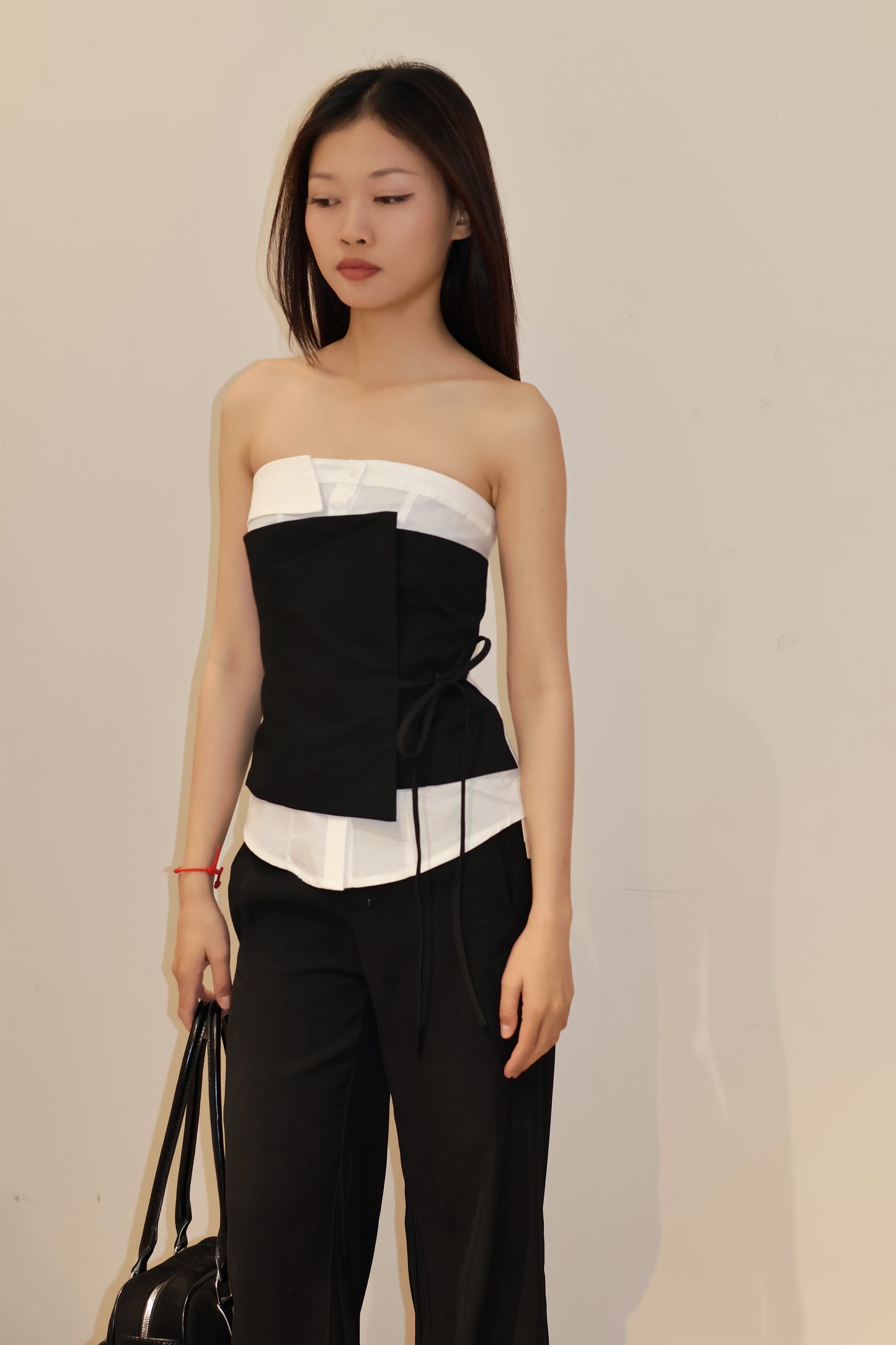 WHITE ACCENT BLACK TUBE TOP