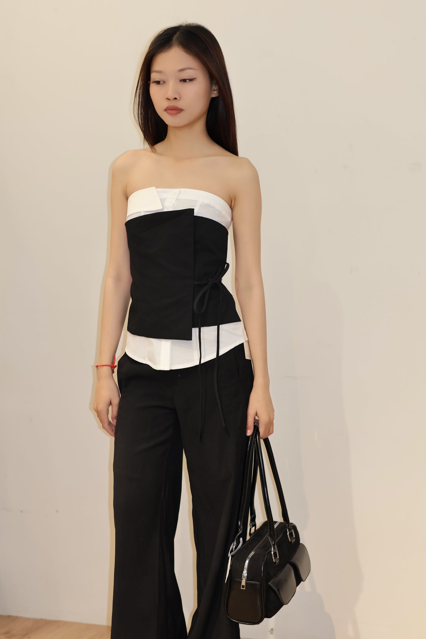 WHITE ACCENT BLACK TUBE TOP