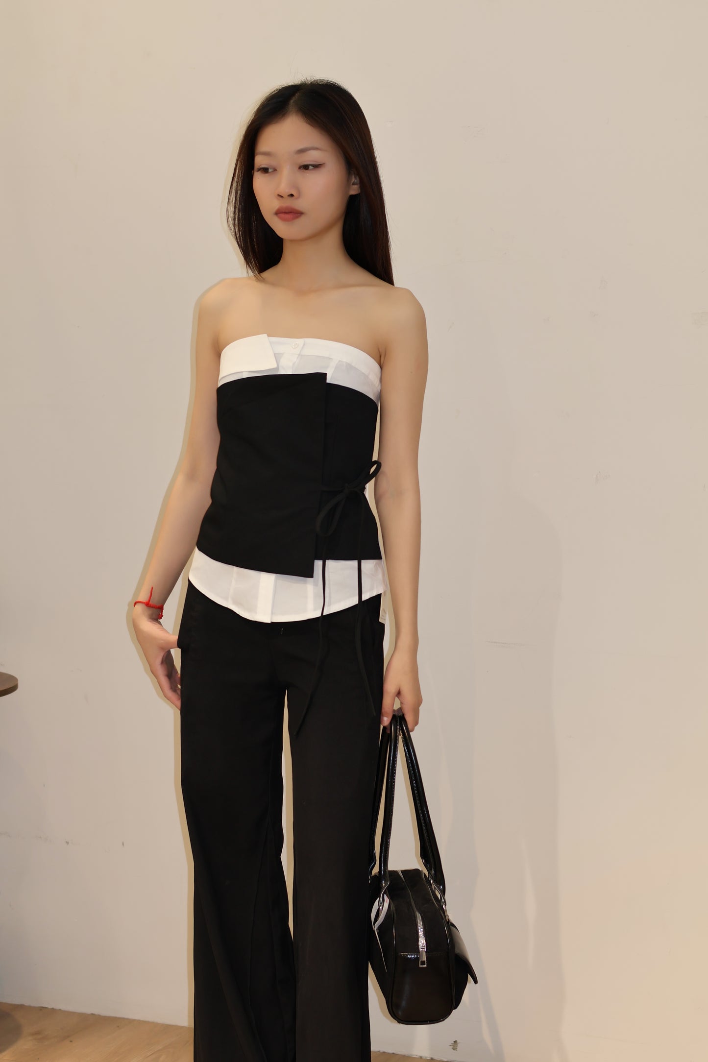 WHITE ACCENT BLACK TUBE TOP
