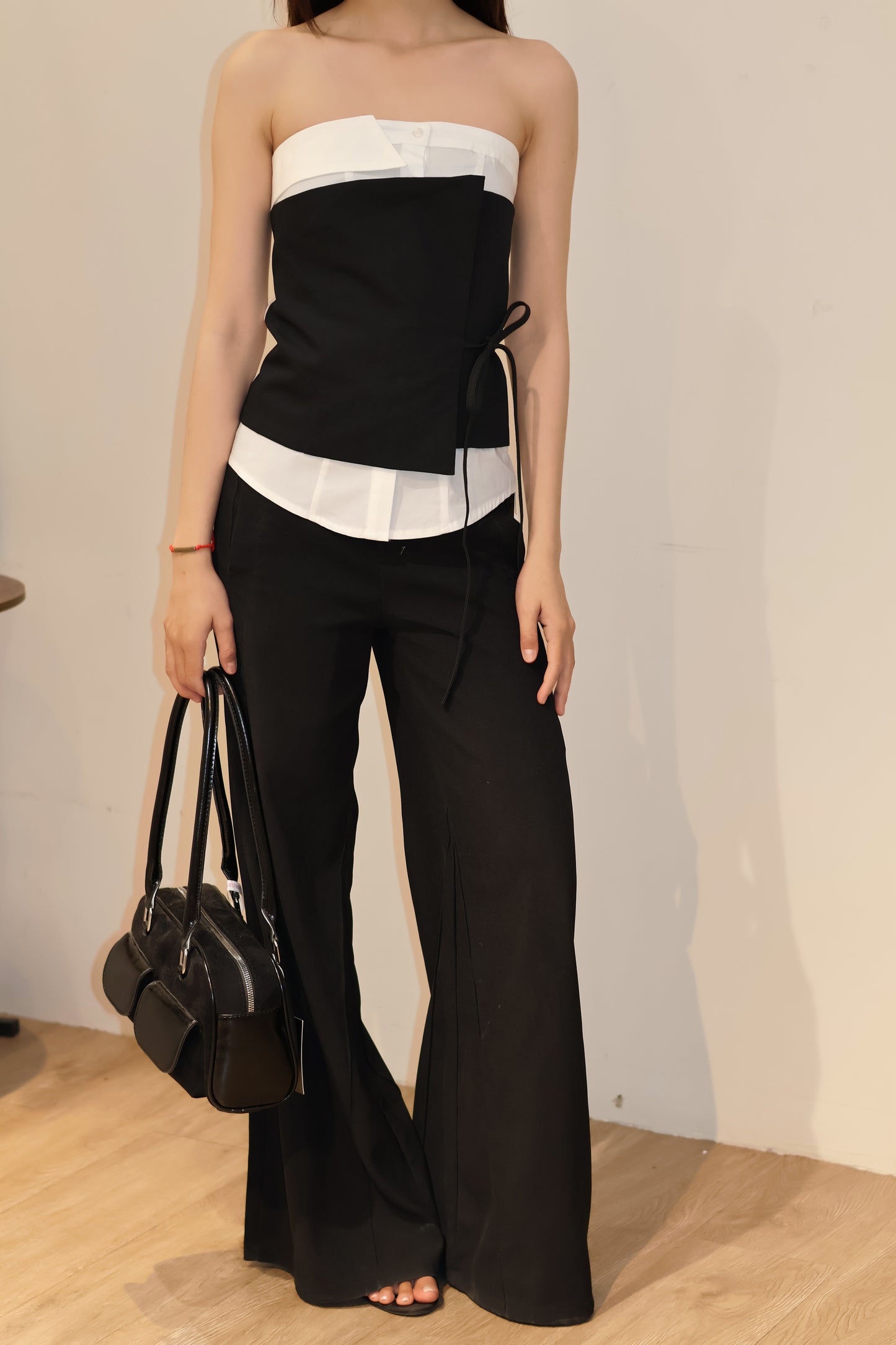 WHITE ACCENT BLACK TUBE TOP