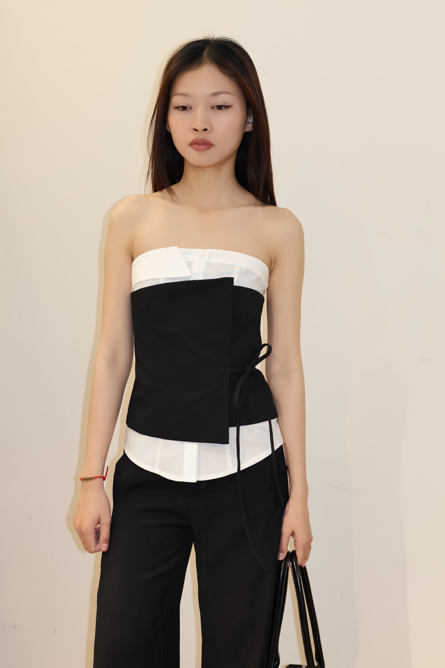 WHITE ACCENT BLACK TUBE TOP
