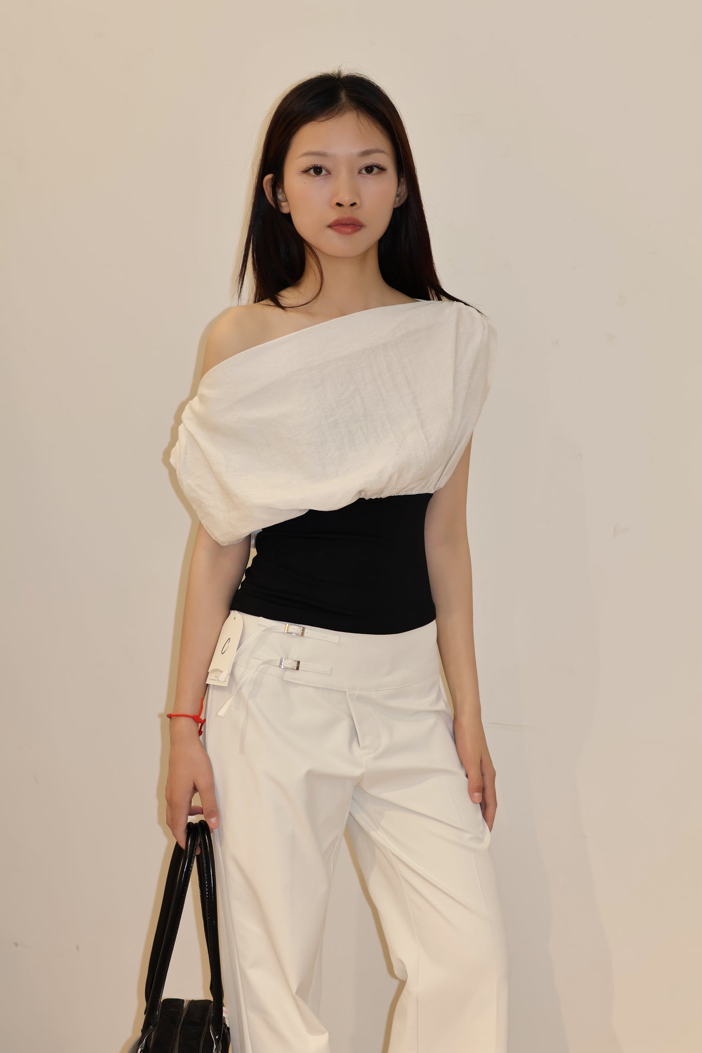 SIDE BUCKLE FLATED TROUSERS