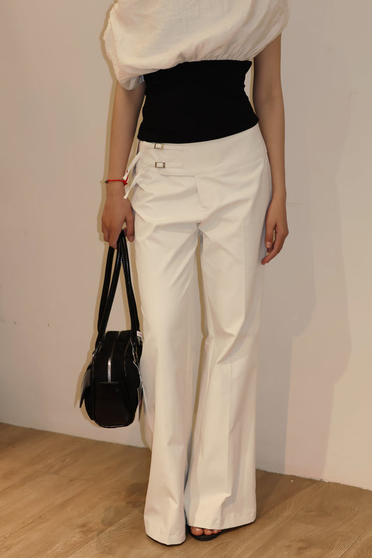 SIDE BUCKLE FLATED TROUSERS