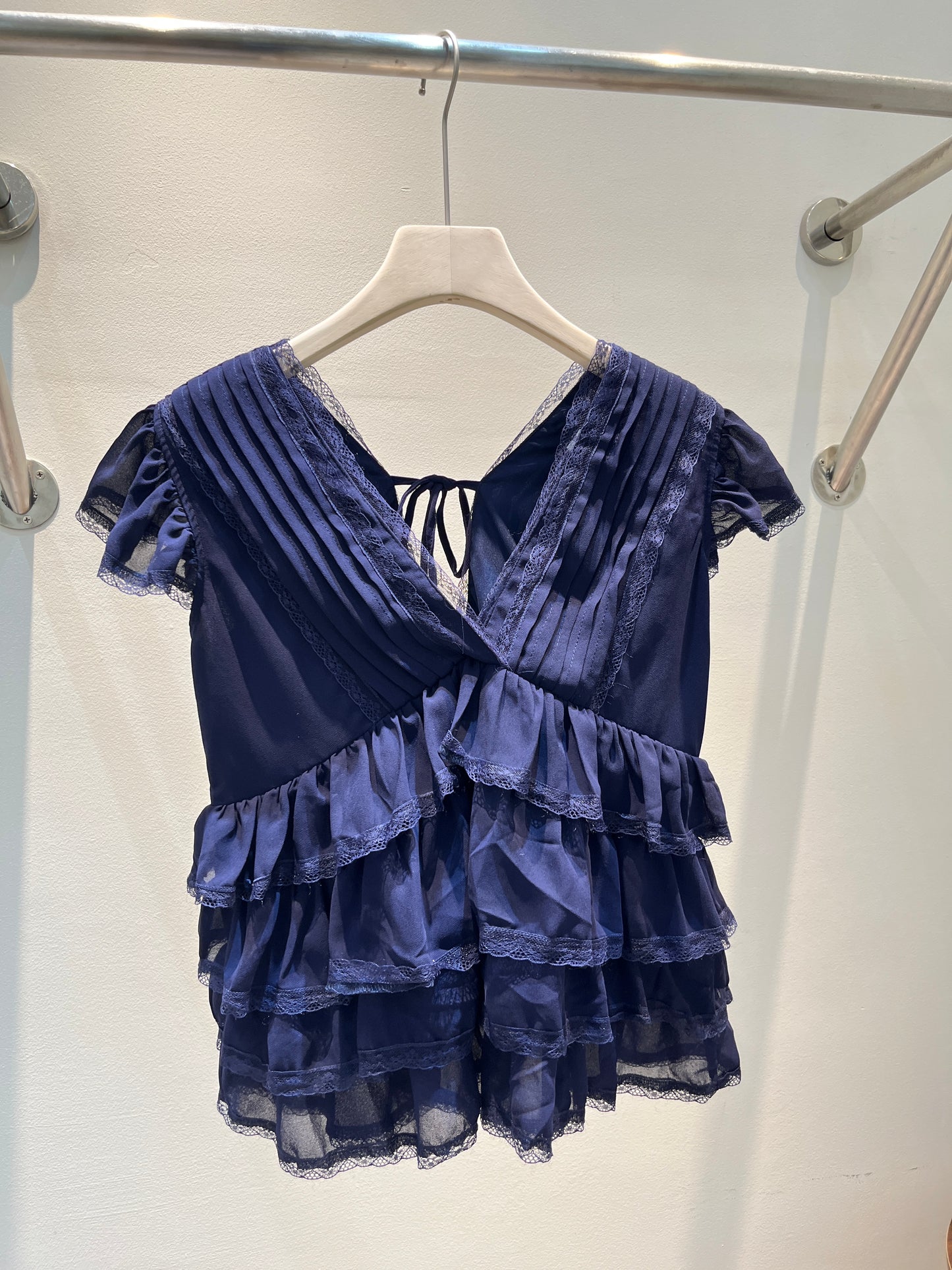 Ruffled mesh short sleeve top