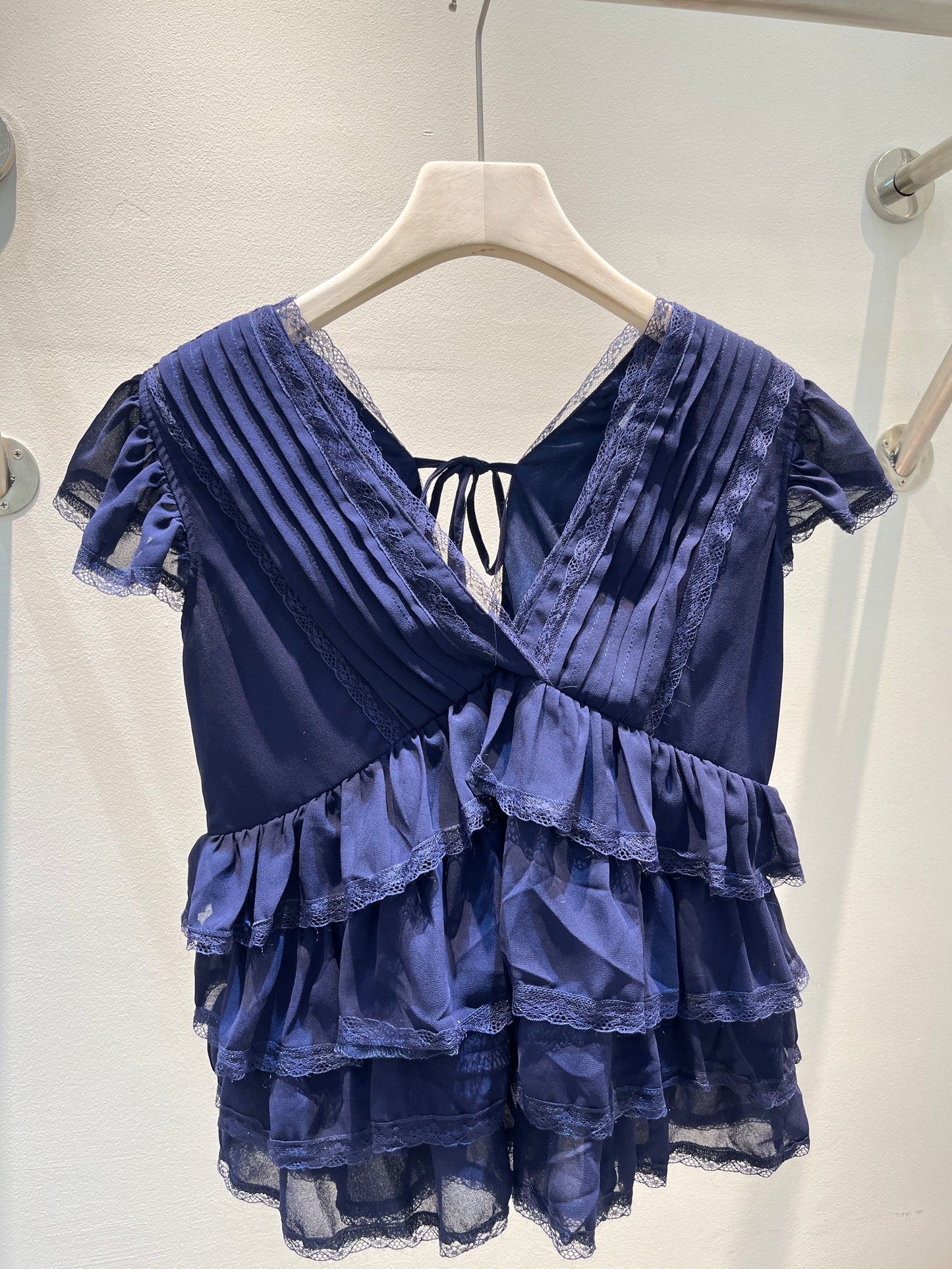 Ruffled mesh short sleeve top